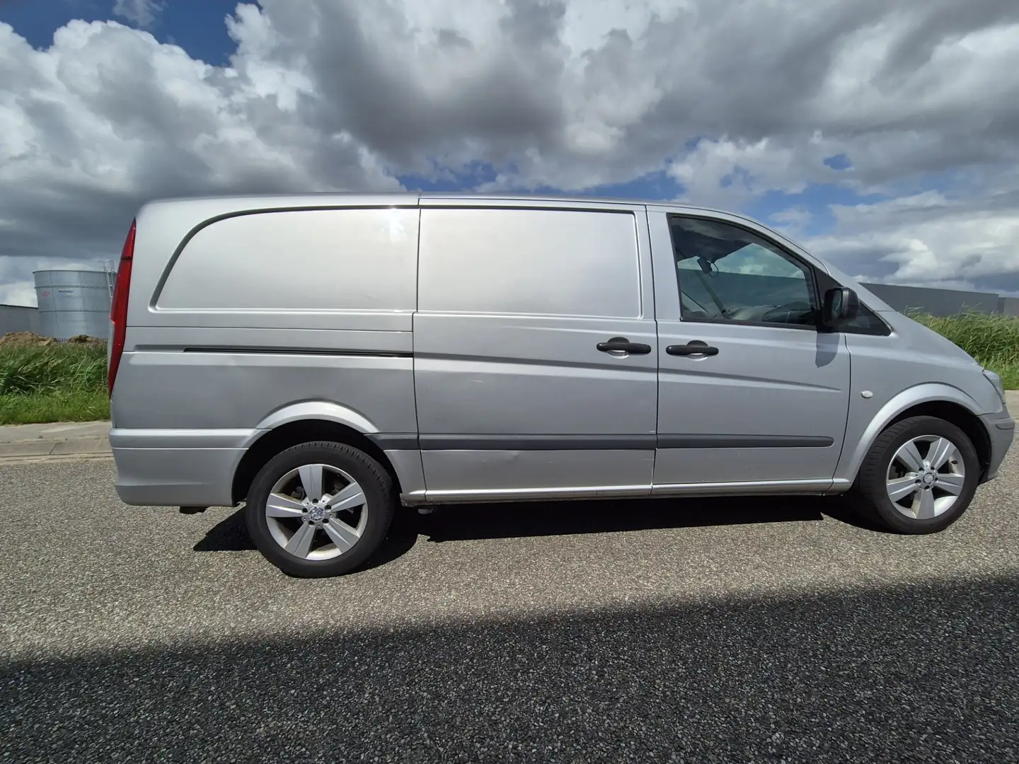 Mercedes-Benz Vito 113 CDI 320 Trekhaak srebrna - 2