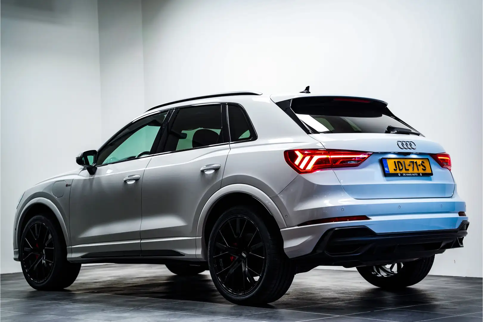 Audi Q3 45 TFSI e S-Line|Zwart opt|Led|20 inch|Acc|Carplay Wit - 2