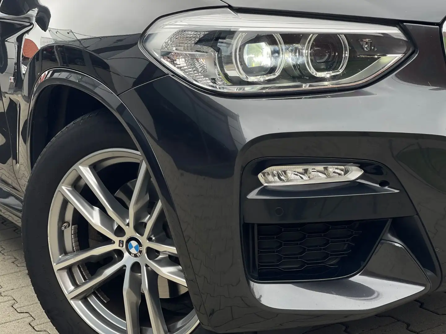 BMW X3 xDrive 20 i M Sport LED 1.Hand 19"LM Ambiente Grau - 2