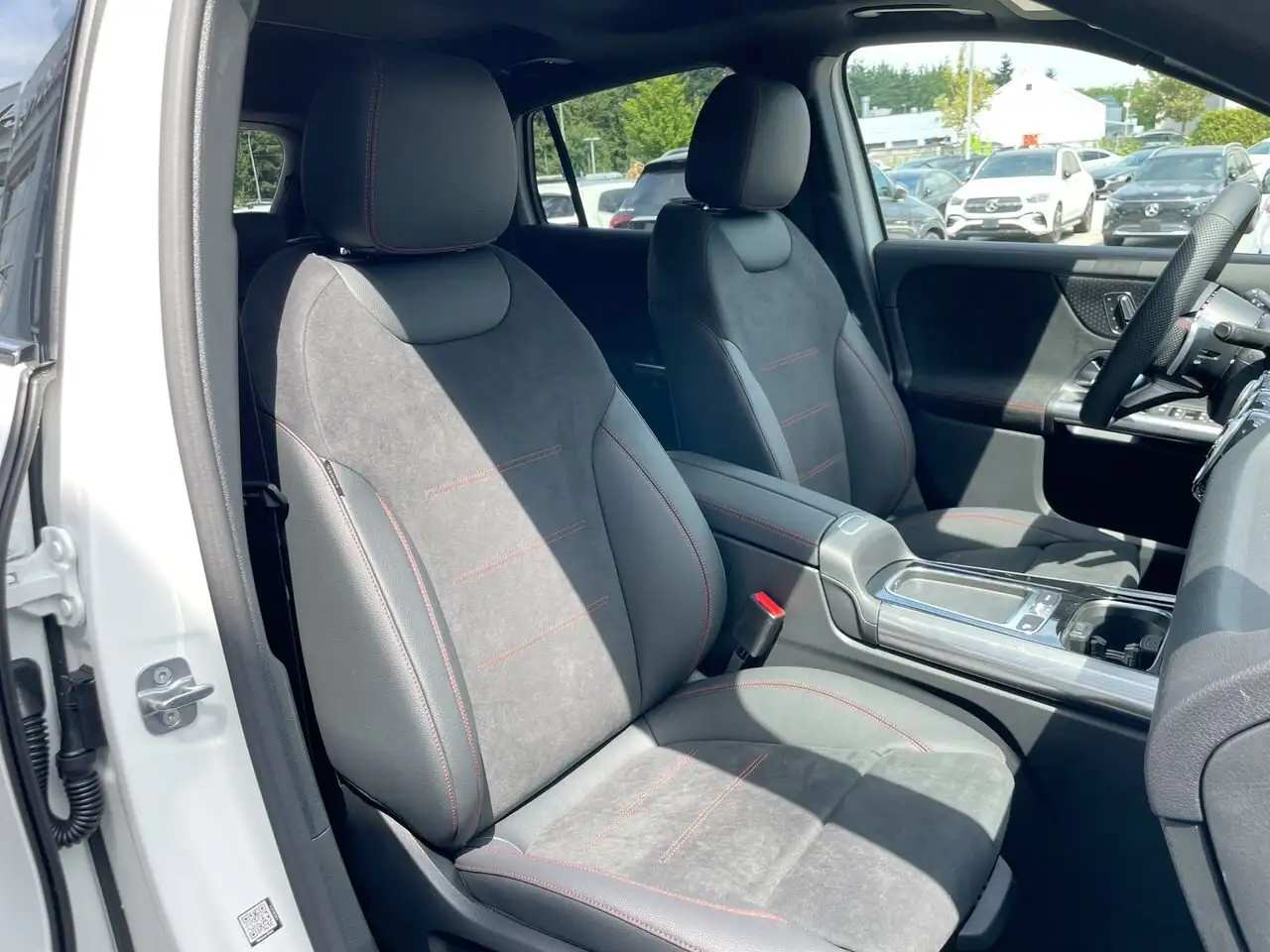 Mercedes-Benz GLA photo Mercedes-Benz GLA