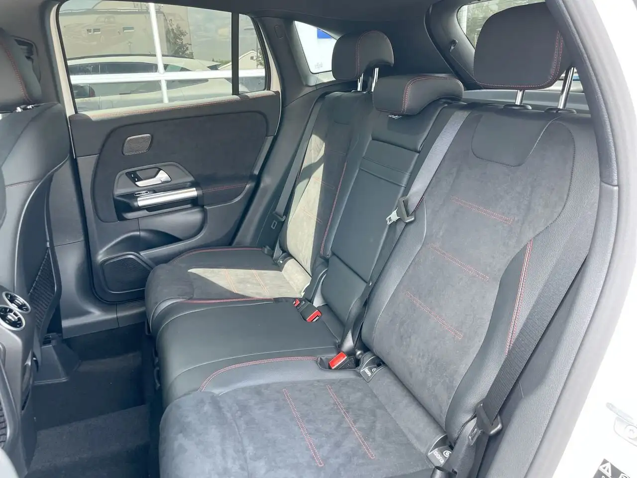 Mercedes-Benz GLA photo Mercedes-Benz GLA