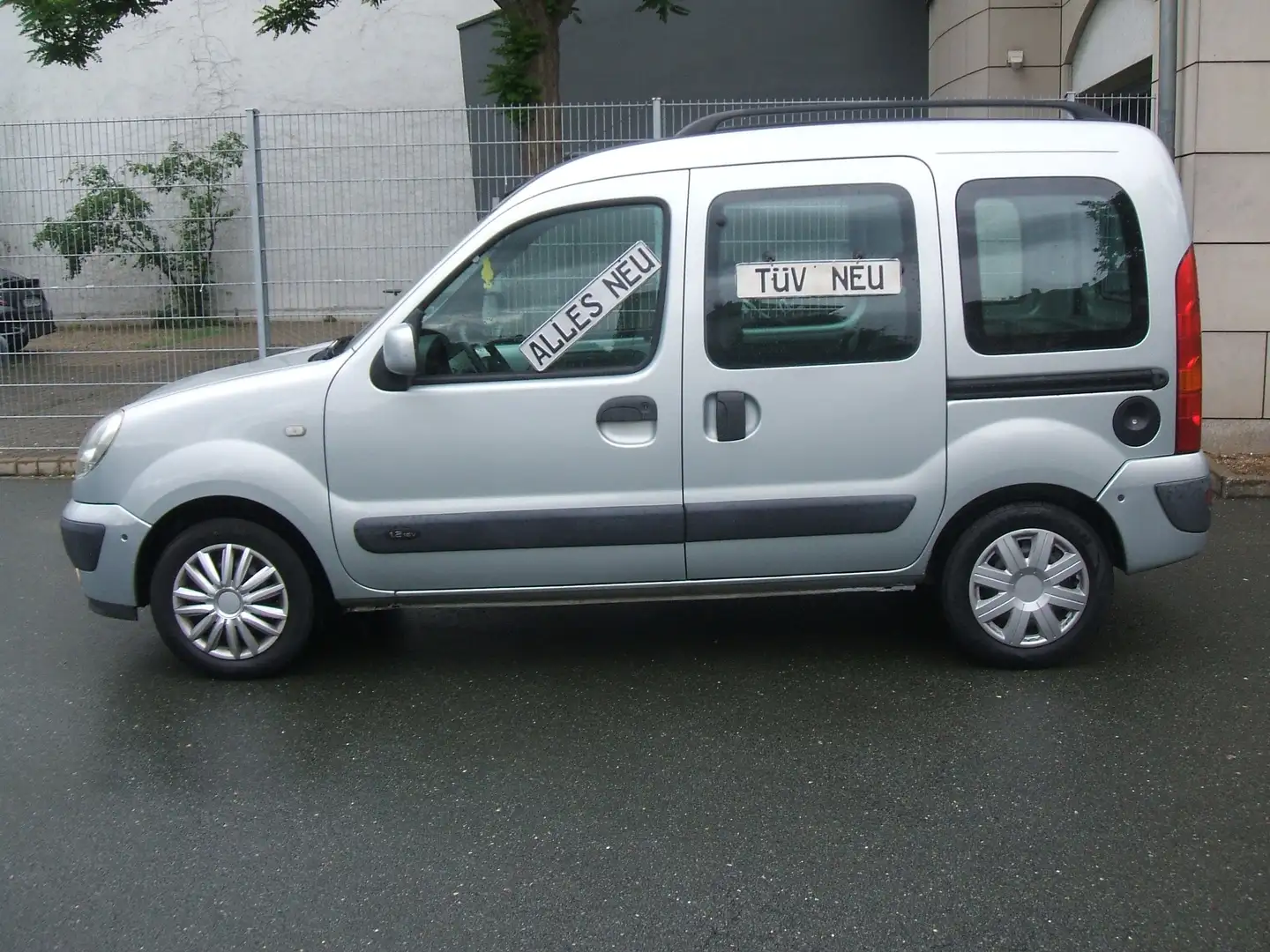 Renault Kangoo 1,4* Zahnriemen-Neu * a.w. TÜV-ALLES-NEU* TOP Gris - 2