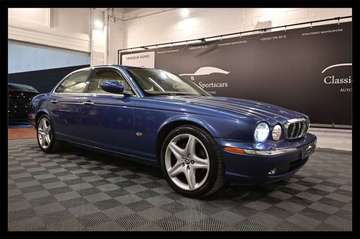 XJ6 2.7 Turbo V6 PACK SPORT / CARNET COMPLET JAGUAR OFFICIEL / FULL OFFICIAL JAGUAR HISTORY !!