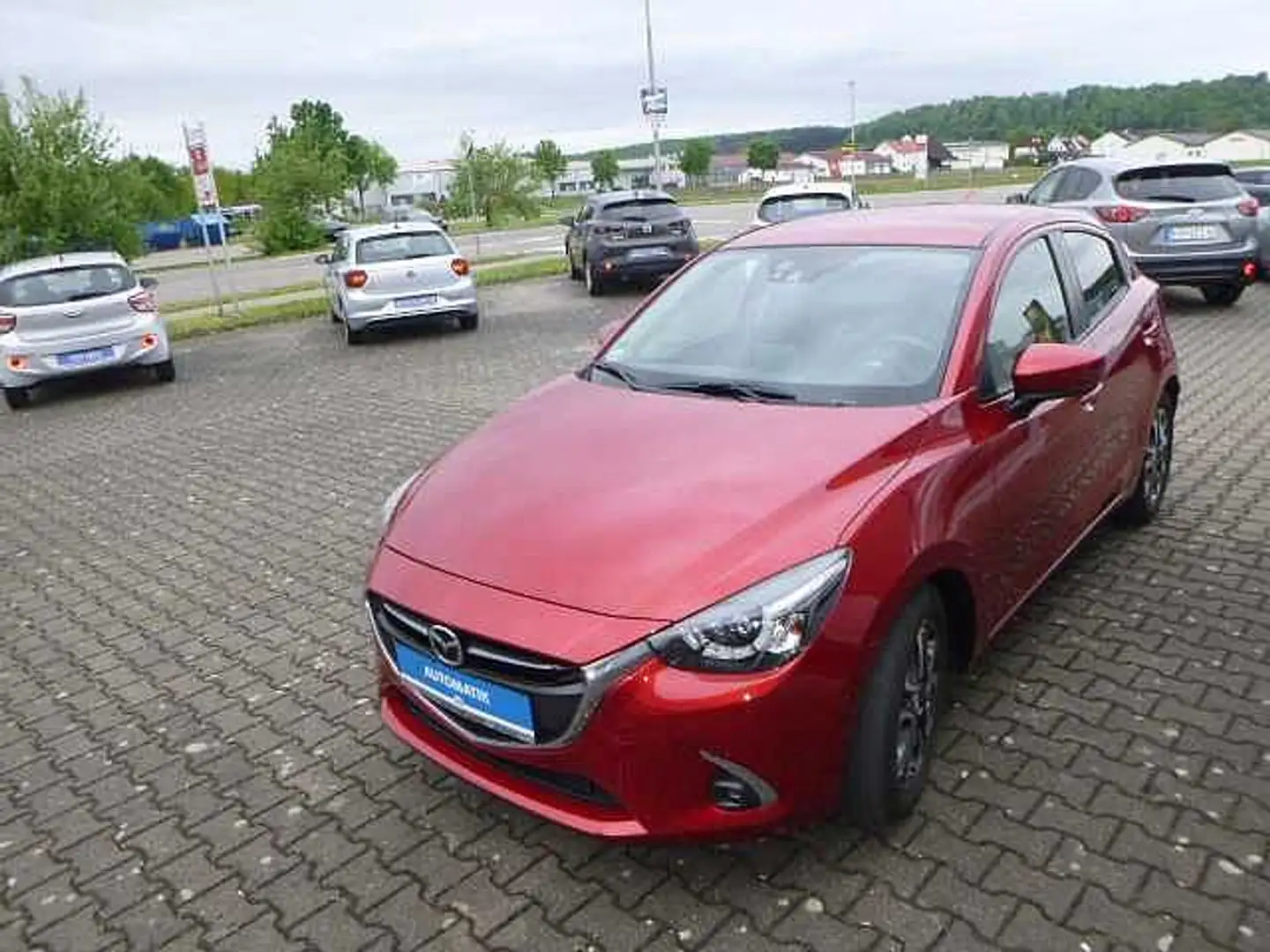 Mazda M2 SKYACTIV-G 90 Automatik, 1. Hand, TOP Zustand, Rot - 1