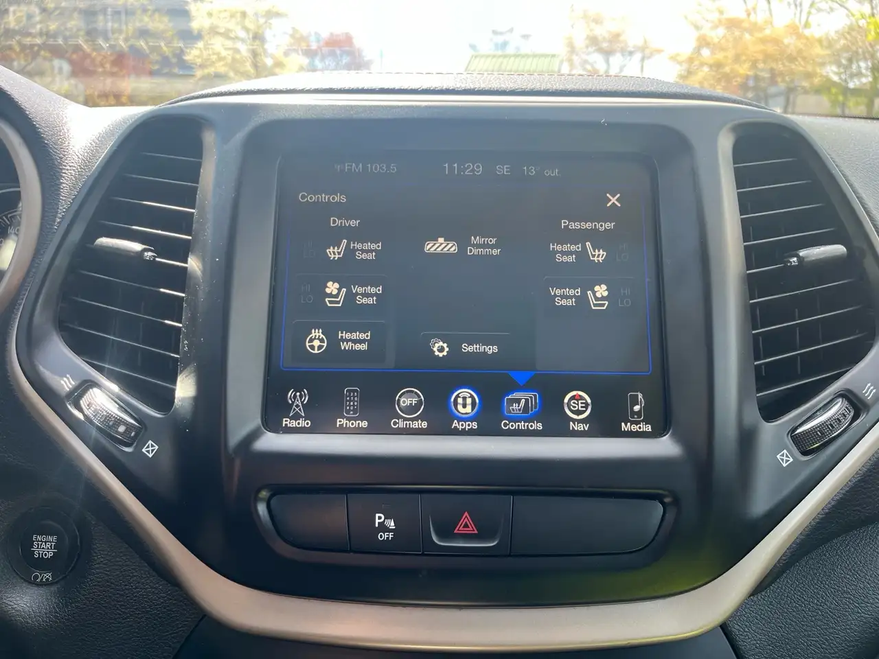 Jeep Cherokee снимка Jeep Cherokee