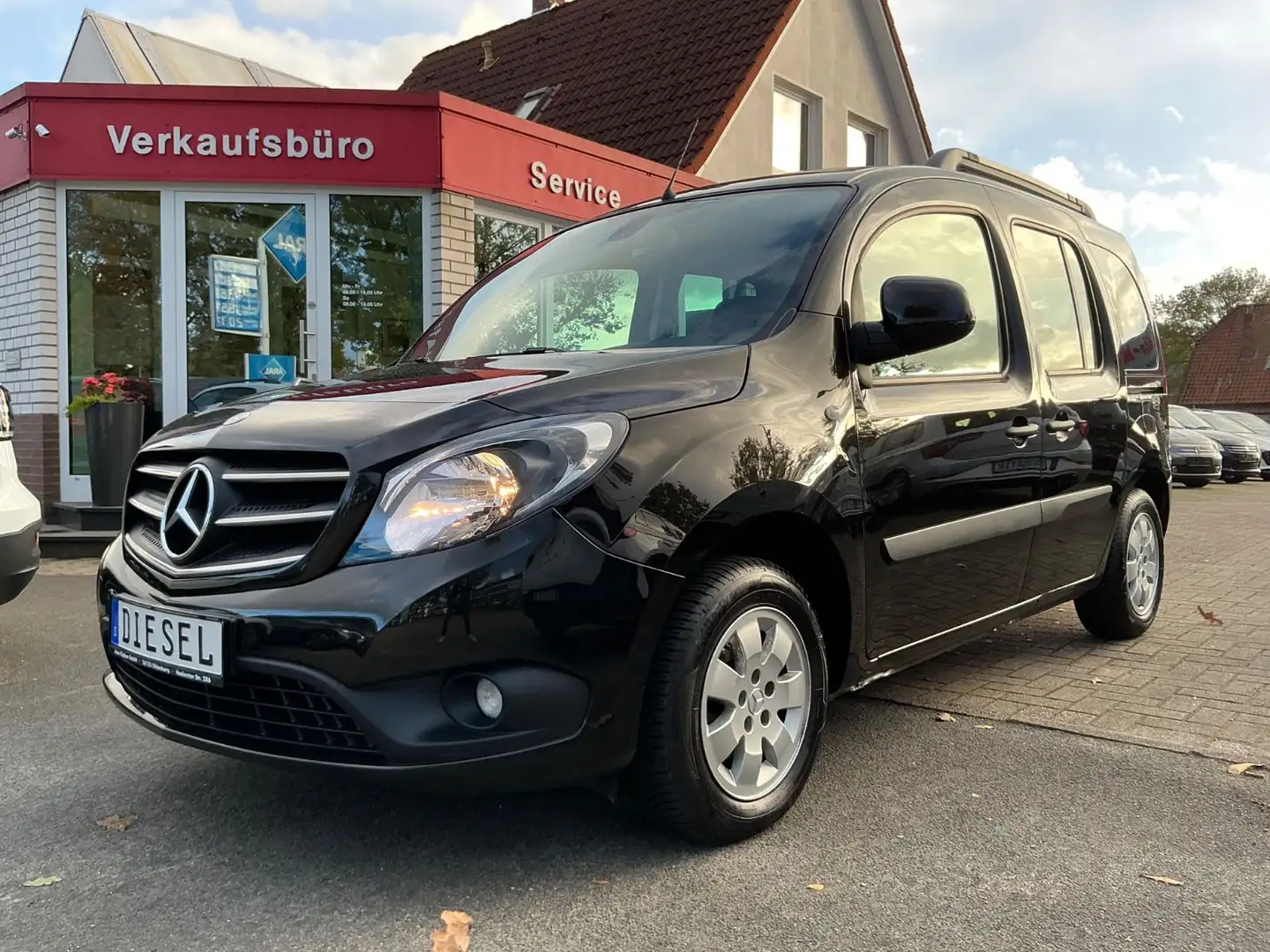 Mercedes-Benz Citan 111 CDI Tourer Edition SHZ BT Tempomat AHK Schwarz - 1