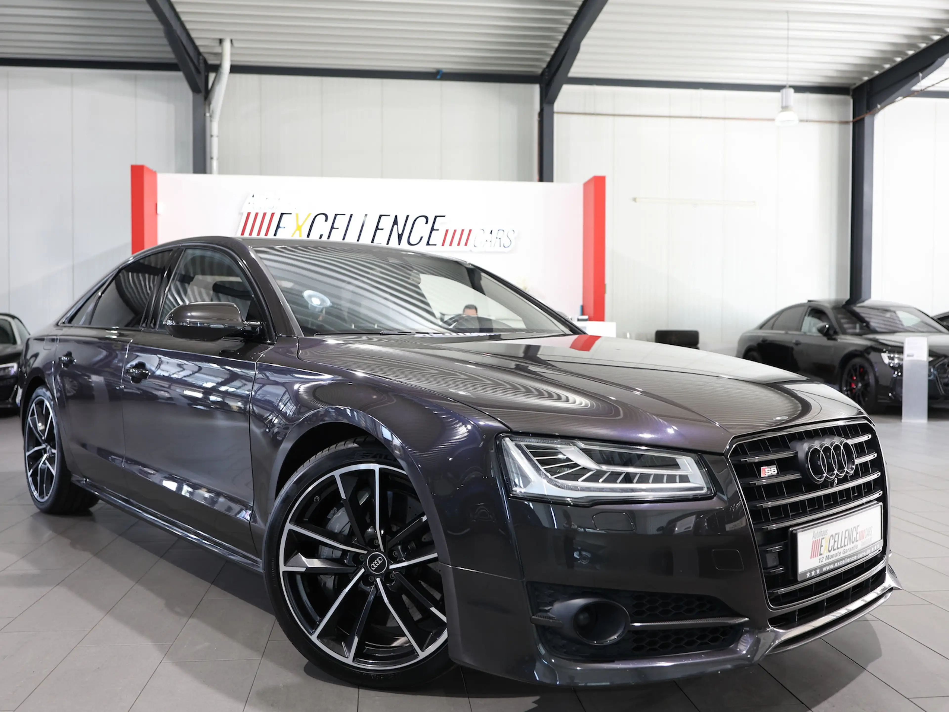 Audi S8 PLUS 4.0 TFSI Q EXCLUSIVE DESIGN BLACK MATRIX — photo 2