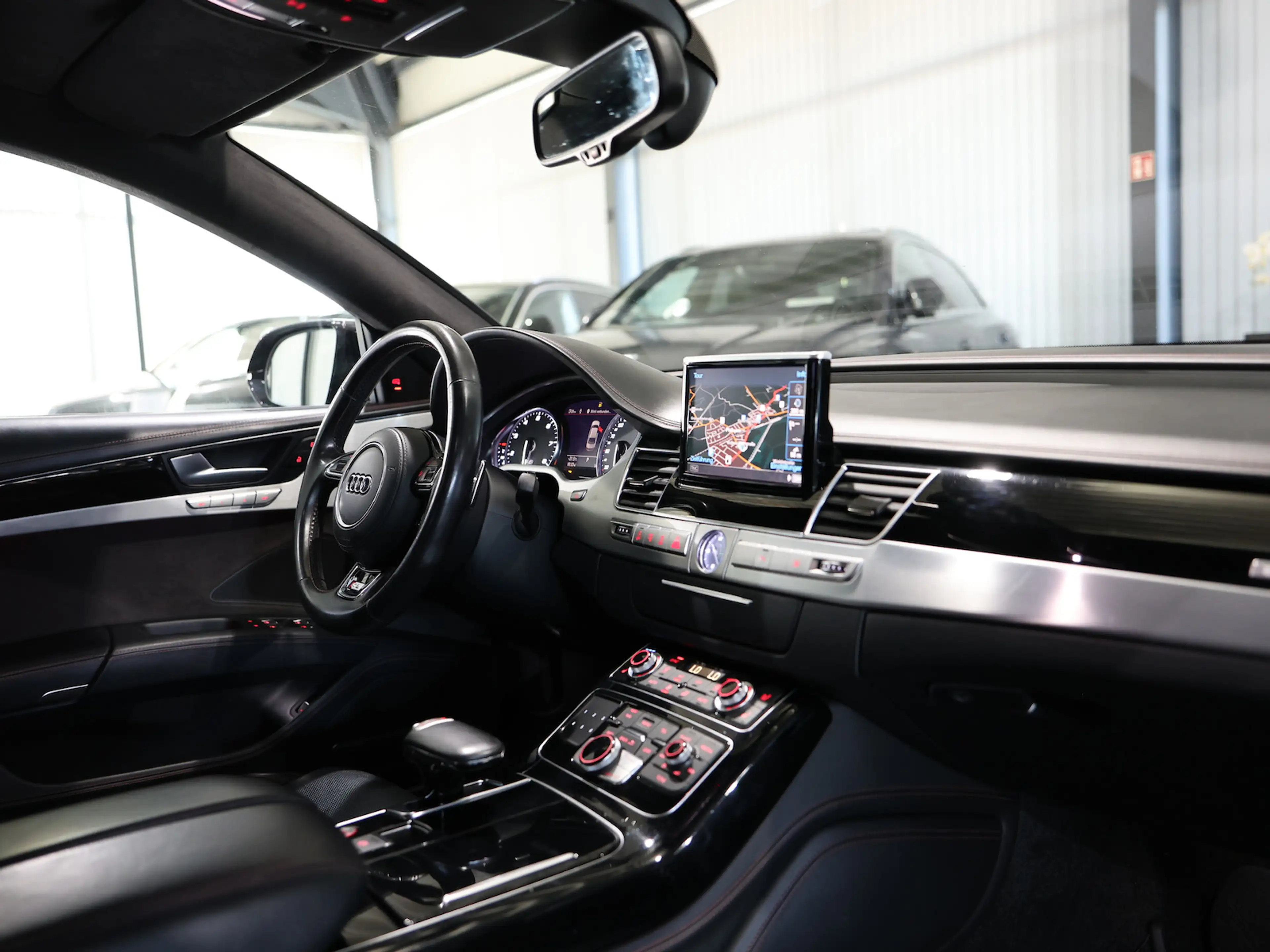 Audi S8 PLUS 4.0 TFSI Q EXCLUSIVE DESIGN BLACK MATRIX — photo 26