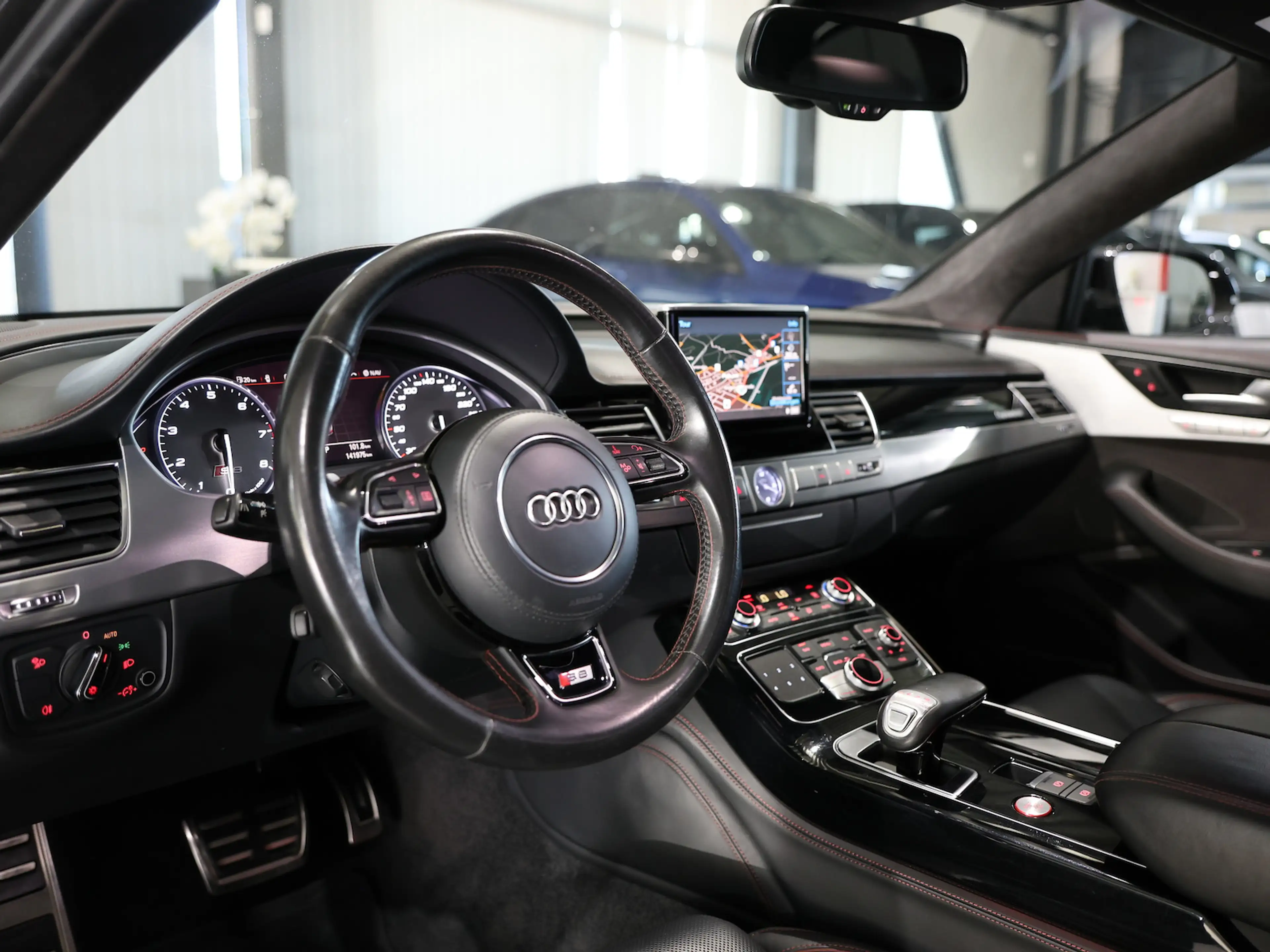 Audi S8 PLUS 4.0 TFSI Q EXCLUSIVE DESIGN BLACK MATRIX — photo 15