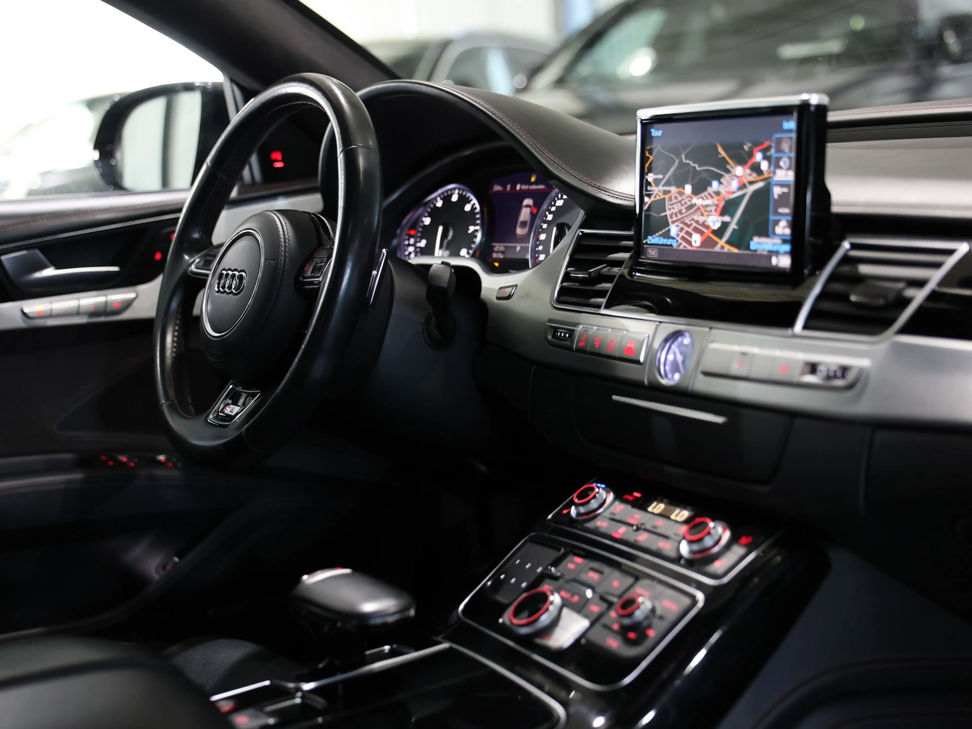 Audi S8 PLUS 4.0 TFSI Q EXCLUSIVE DESIGN BLACK MATRIX — photo 27