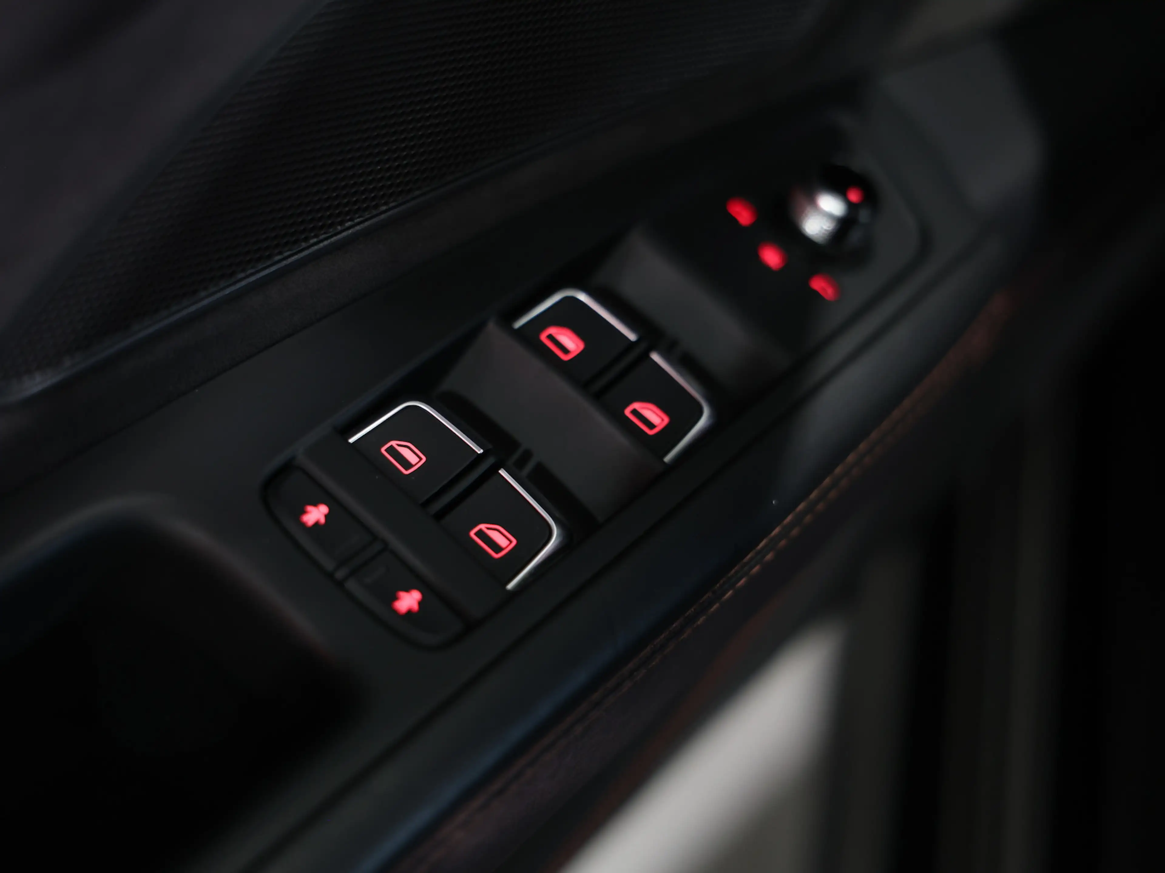Audi S8 PLUS 4.0 TFSI Q EXCLUSIVE DESIGN BLACK MATRIX — photo 18
