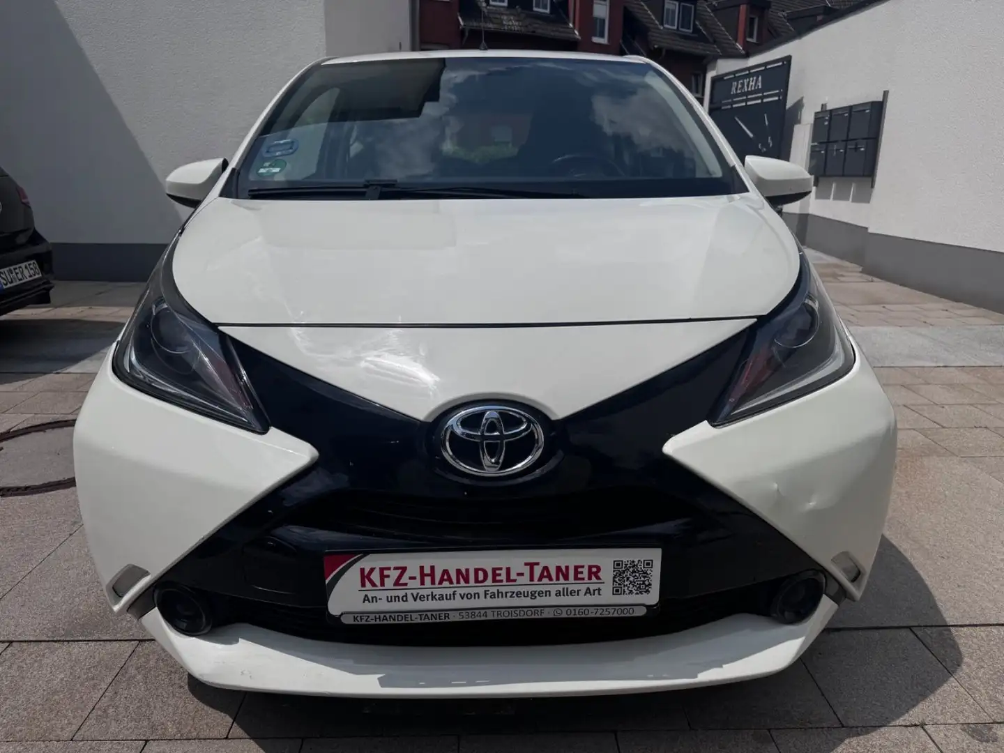 Toyota Aygo AYGO x-play Alb - 2