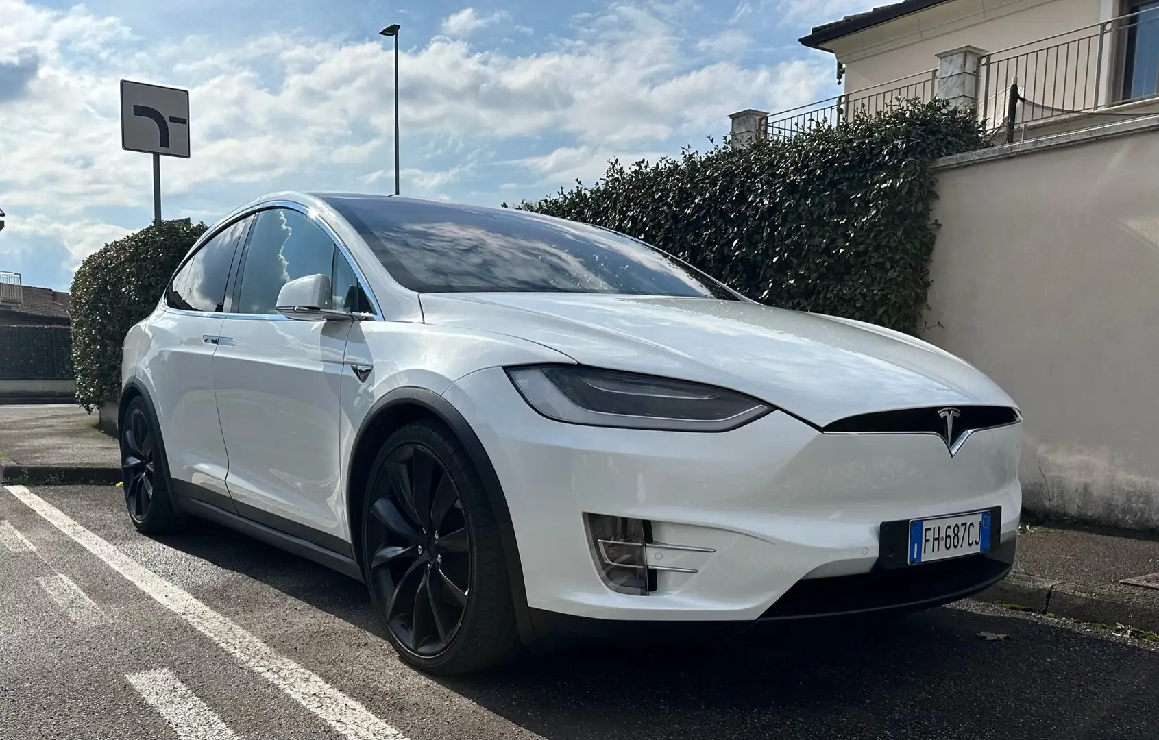 Tesla Model X 90 D - 2