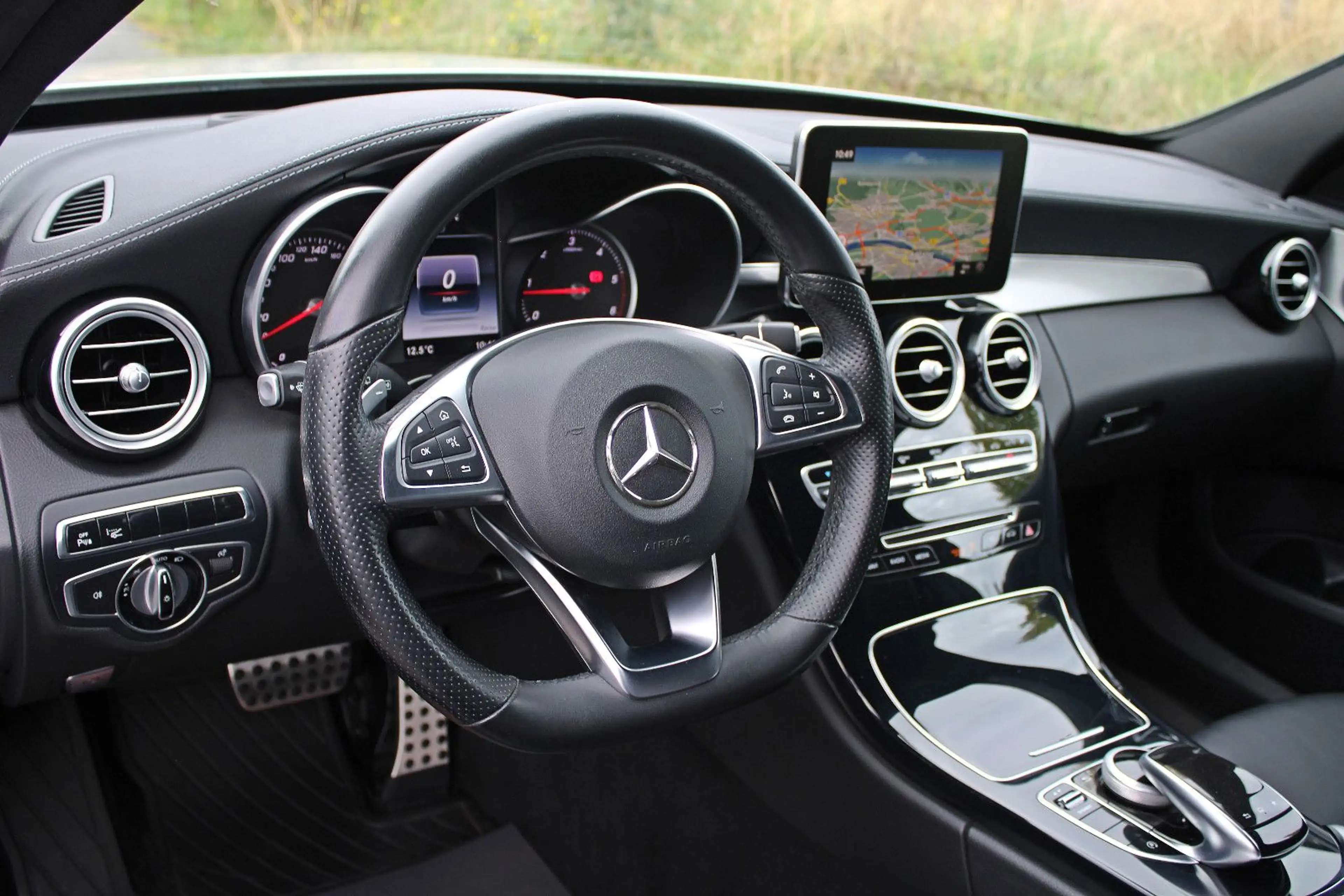 Mercedes-Benz C 250 d *AMG/Burmester/Kamera/HUD/Leder/ILS/19'!* — photo 12