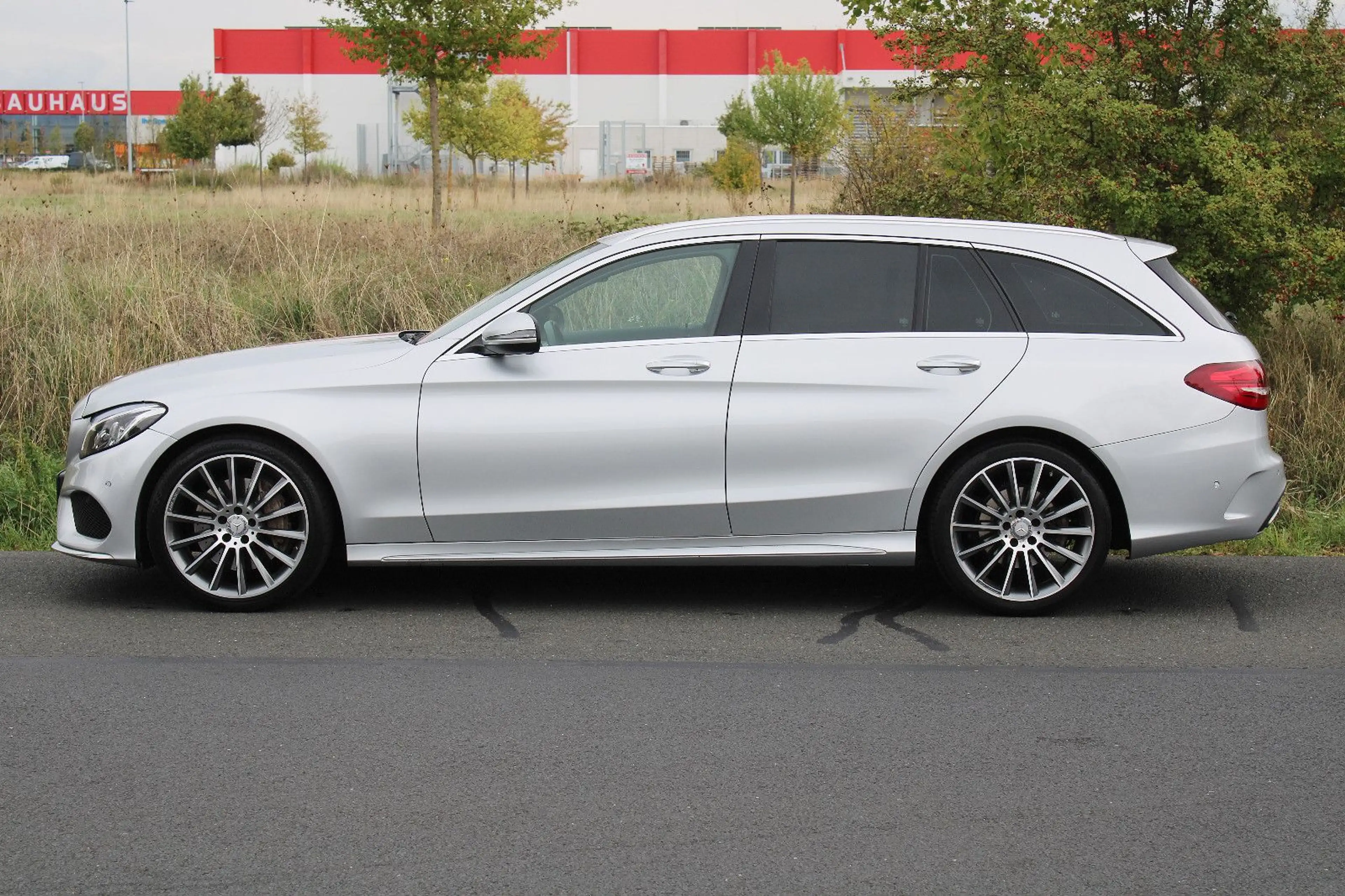 Mercedes-Benz C 250 d *AMG/Burmester/Kamera/HUD/Leder/ILS/19'!* — photo 5