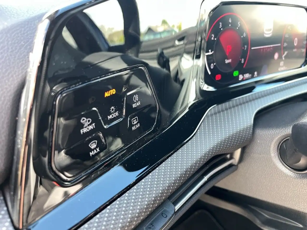 Volkswagen Golf 1.5 eTSI DSG R-line Navi AHK Pano, миниатюра 17