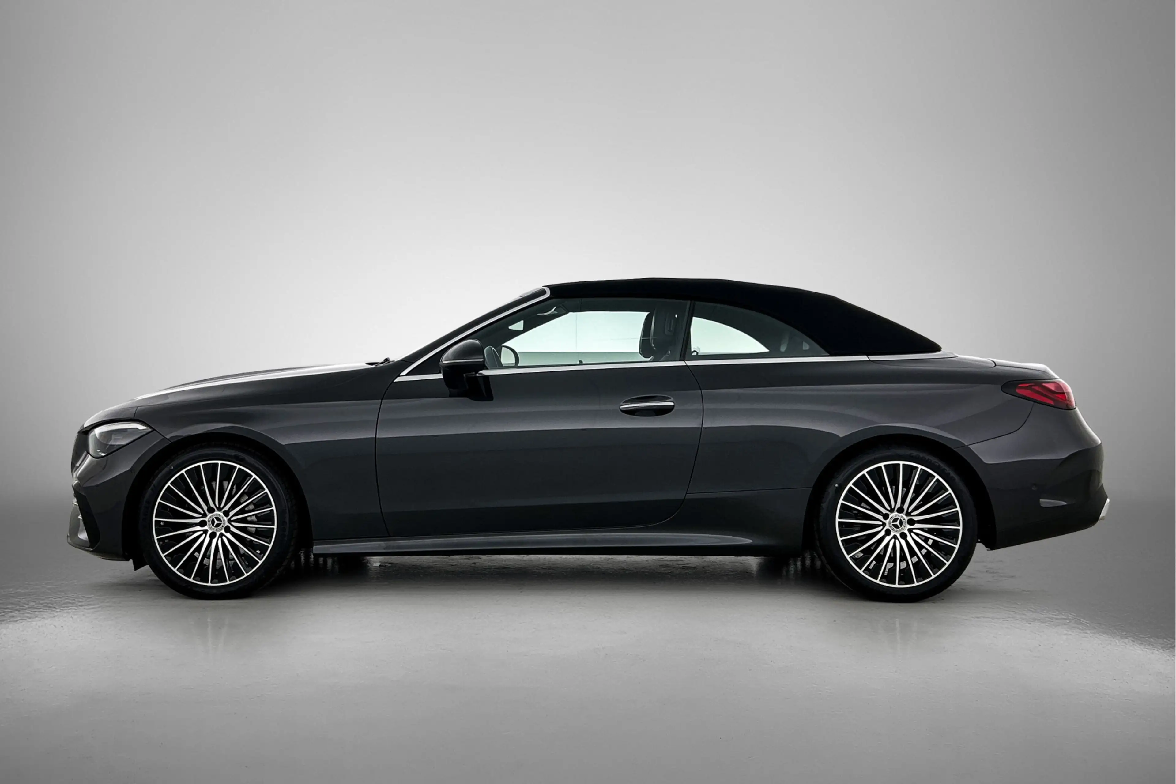 Mercedes-Benz CLE 200 Cabriolet AMG Line AMG Line | 19 Inch AMG Velgen | — photo 3