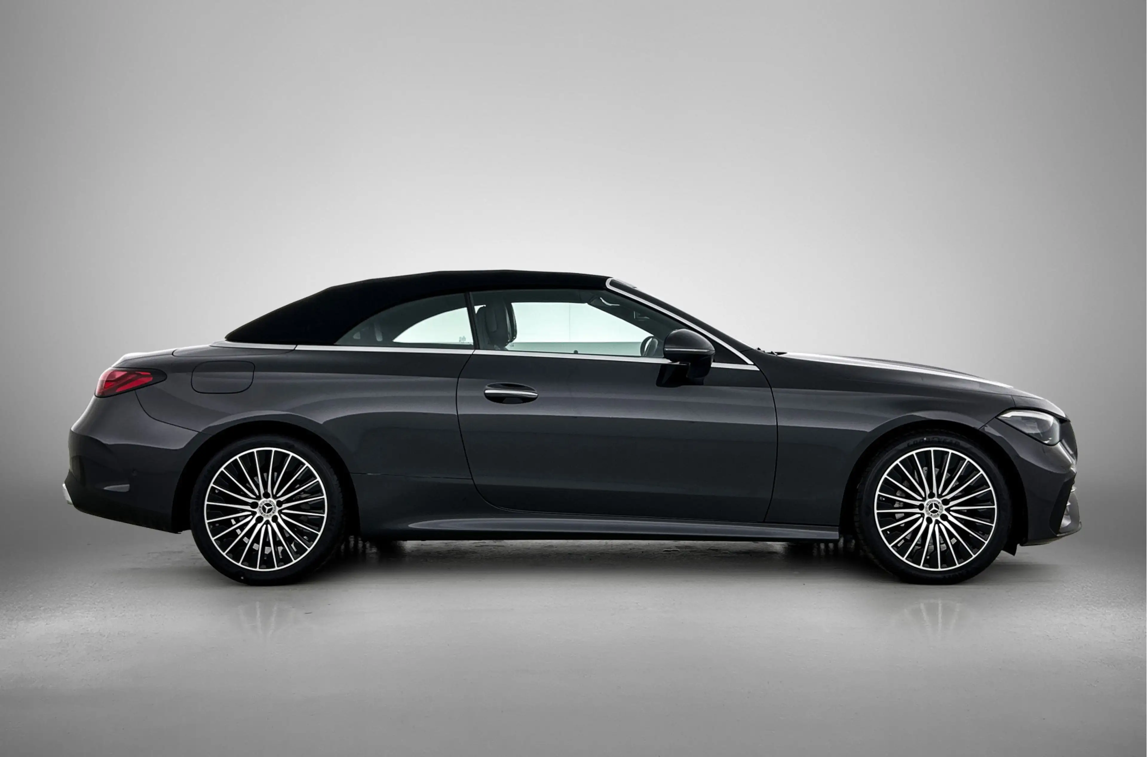 Mercedes-Benz CLE 200 Cabriolet AMG Line AMG Line | 19 Inch AMG Velgen | — photo 12