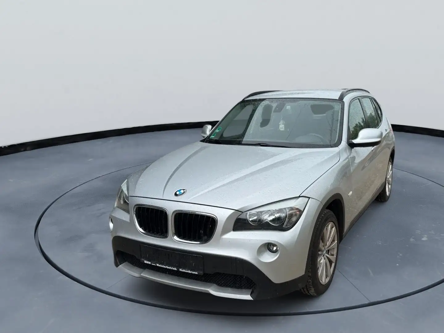BMW X1 Baureihe X1 18 i sDrive Argent - 1