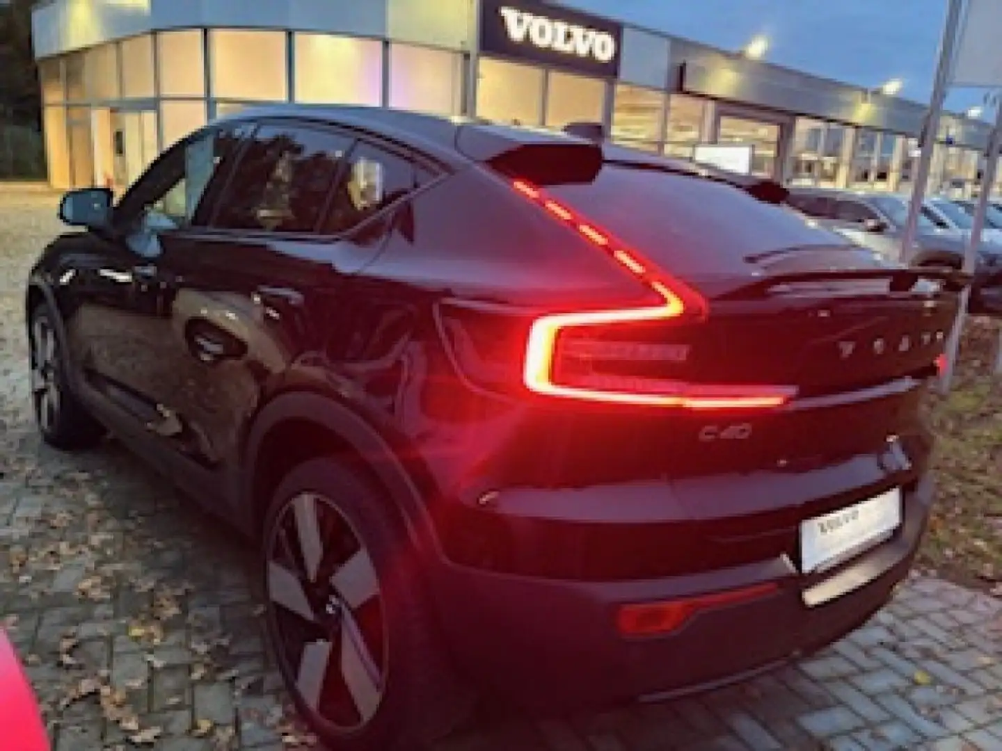 Volvo C40 Recharge Twin Motor Ultimate Allrad AHK Schwarz - 2