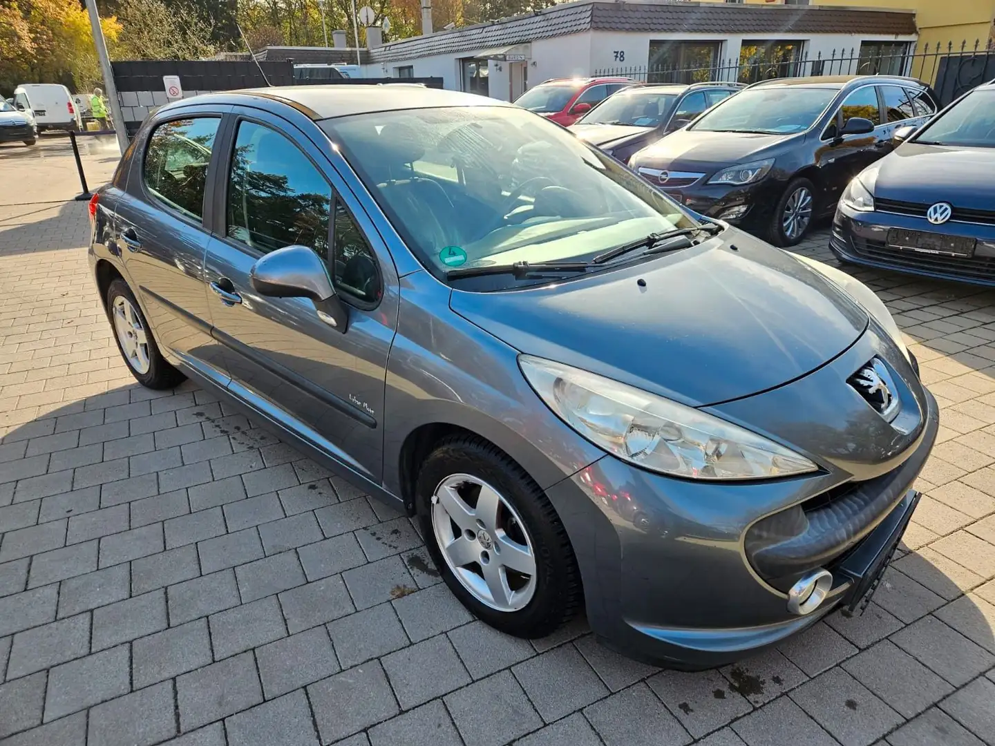Peugeot 207 Urban Move Grau - 1
