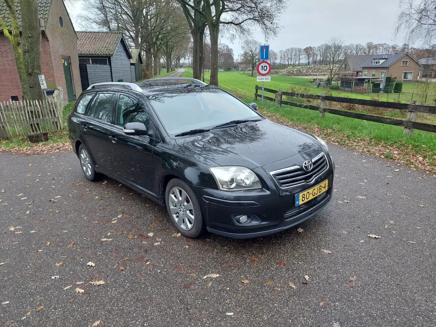 Toyota Avensis 1.8 VVTi Luna Bns Zwart - 2