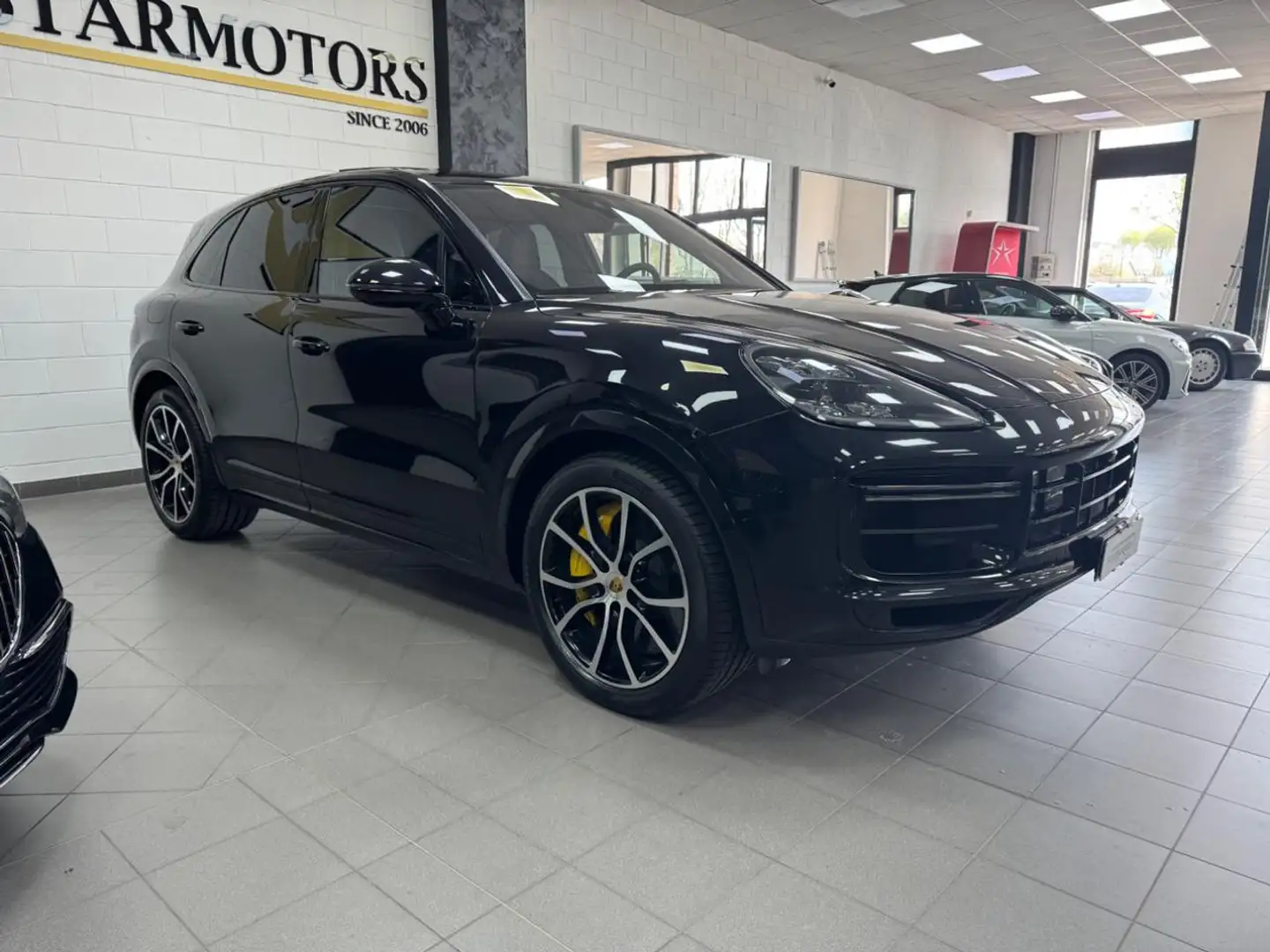 Porsche Cayenne 4.0 V8 Turbo *Motore 50.000Km Centro Porsche * Schwarz - 2