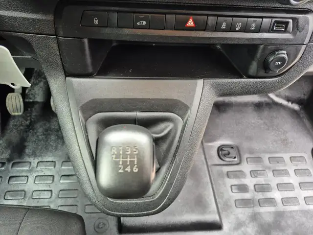 Opel Vivaro view 12