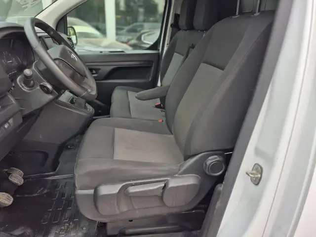 Opel Vivaro view 11