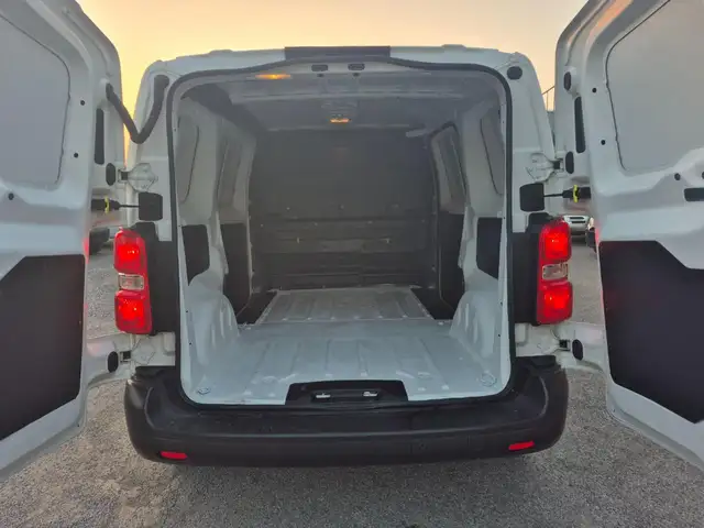 Opel Vivaro view 6