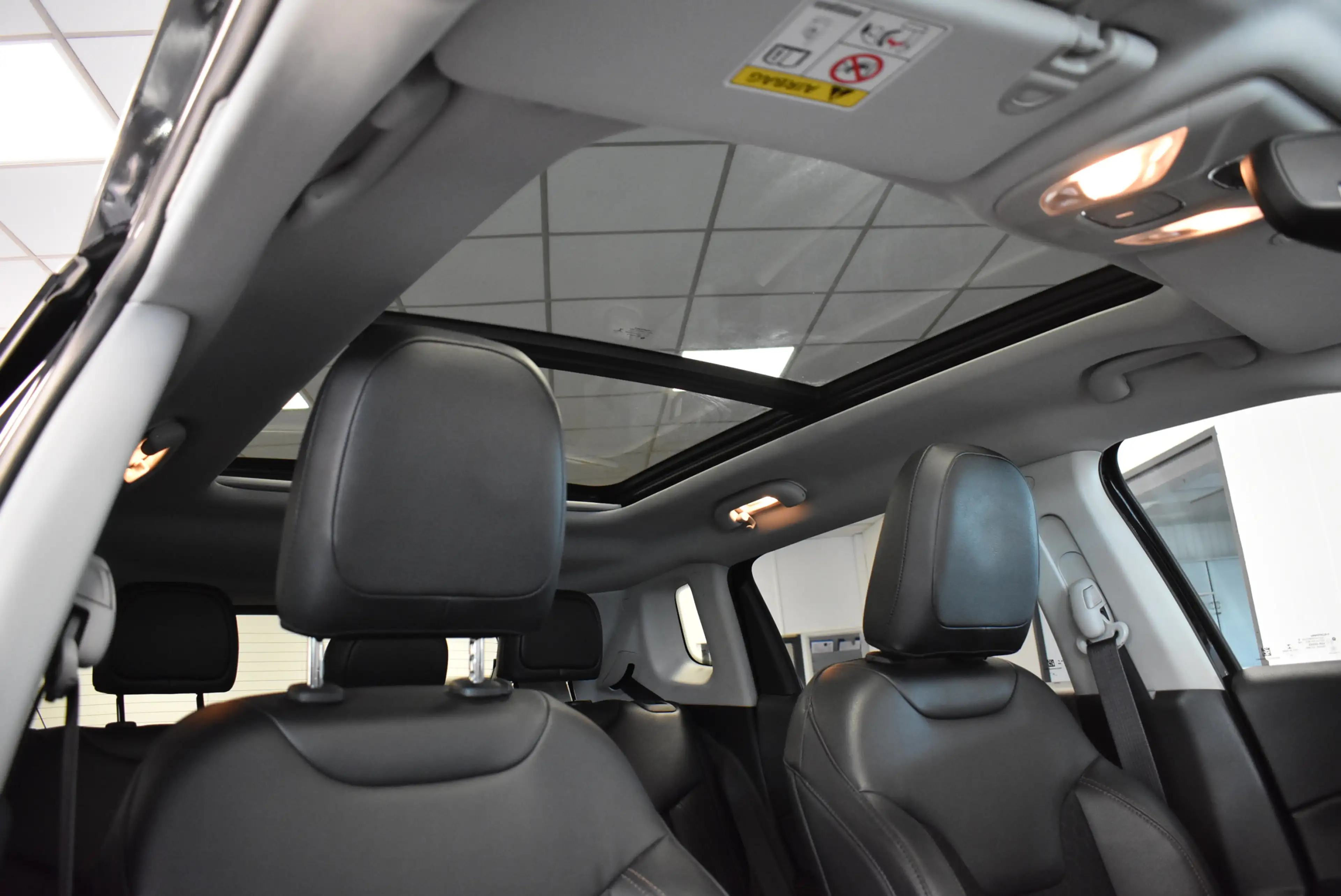 Jeep Compass Limited Aut Navi LED Panor ACC Kamer AHK — photo 11
