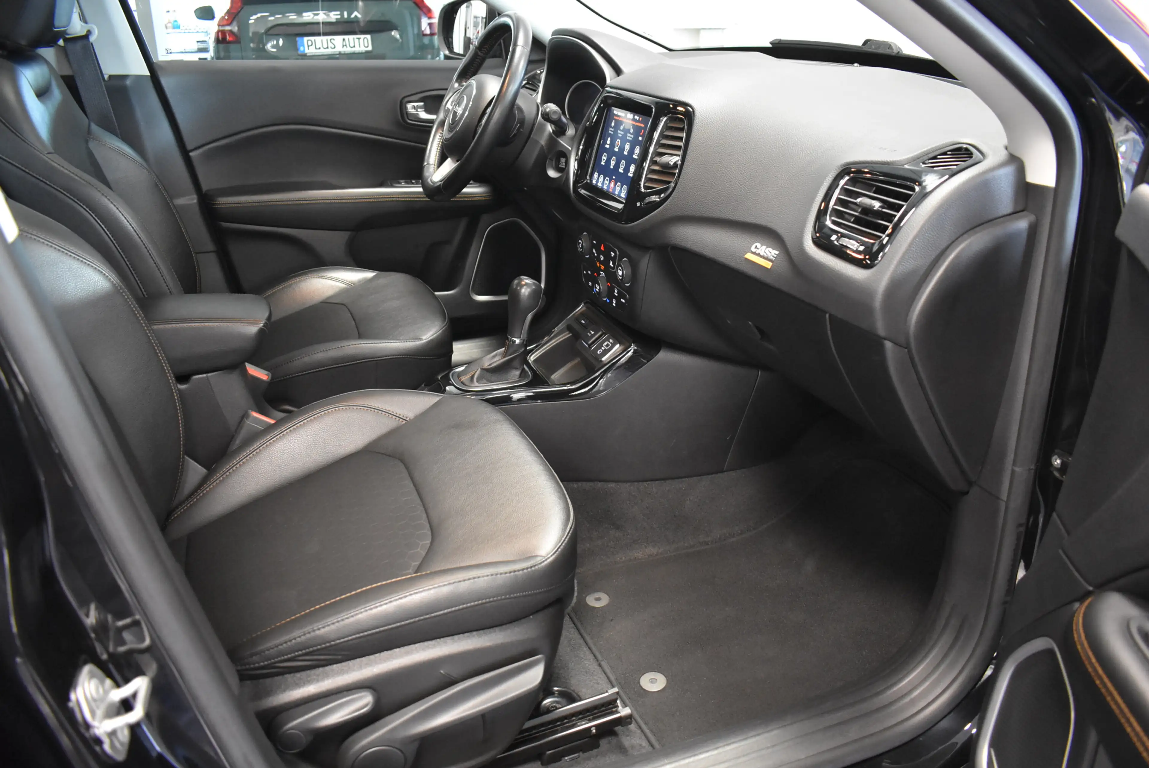 Jeep Compass Limited Aut Navi LED Panor ACC Kamer AHK — photo 7