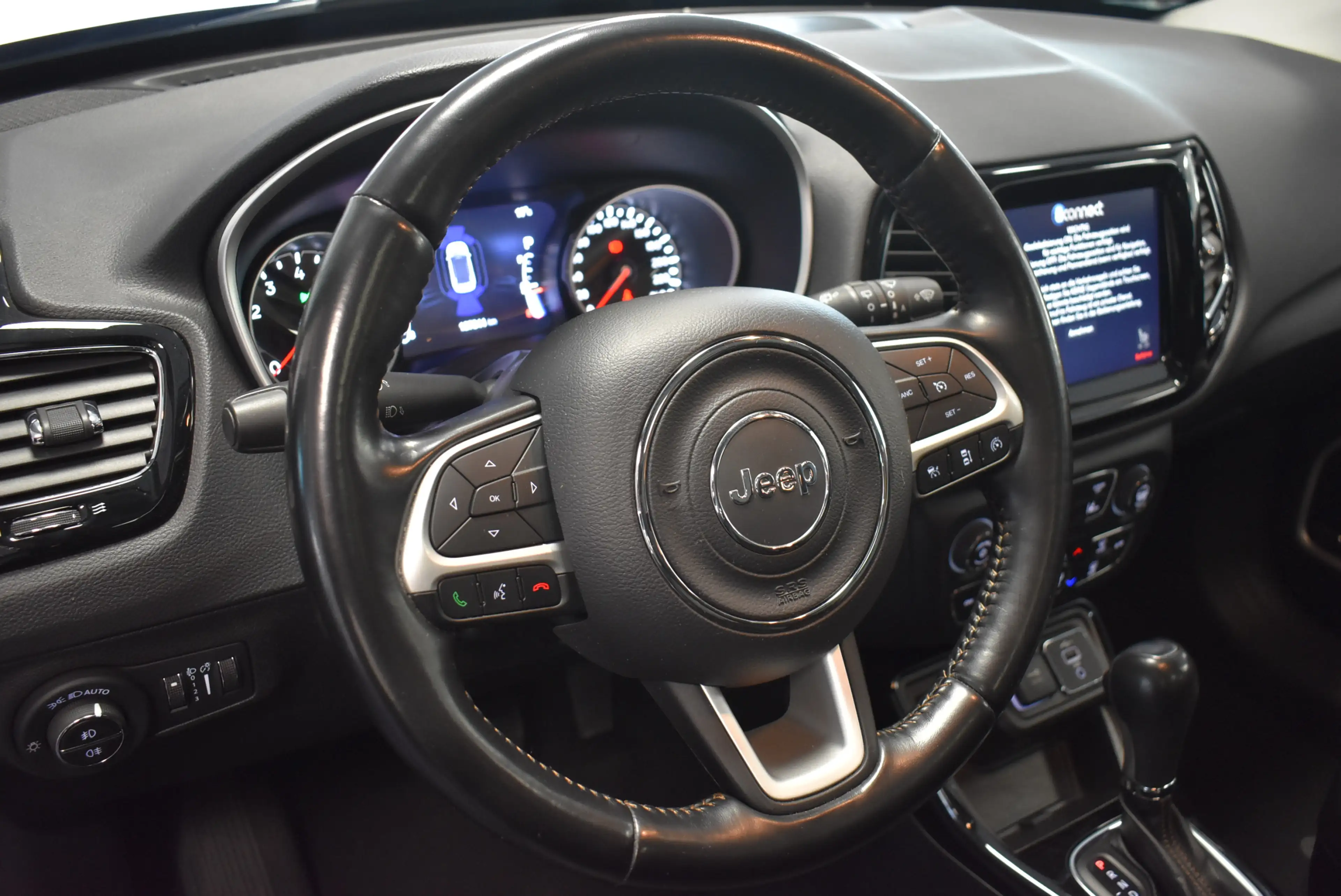 Jeep Compass Limited Aut Navi LED Panor ACC Kamer AHK — photo 12