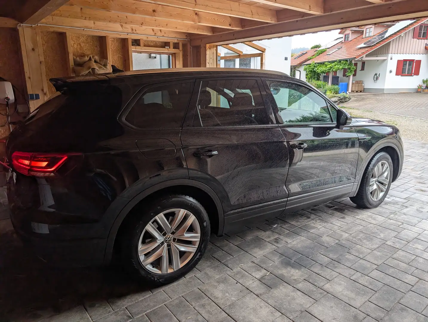 Volkswagen Touareg Touareg Basis 4Motion Schwarz - 2