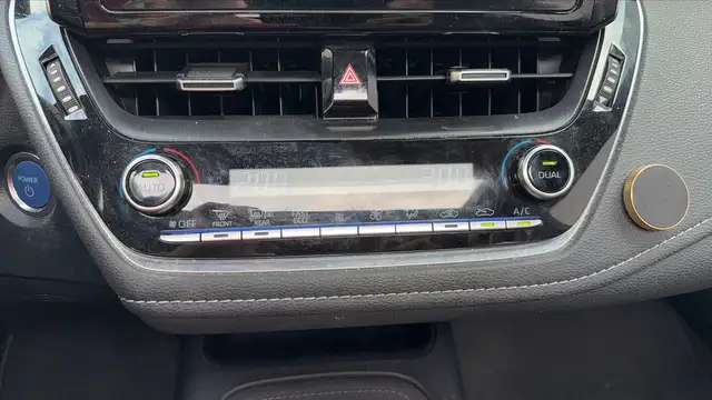 Toyota Corolla view 13
