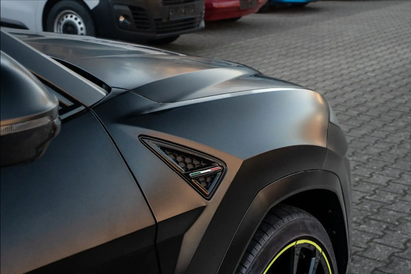 Lamborghini Urus 4.0 V8 Autom./Urus Graphite Capsule Schwarz - 2
