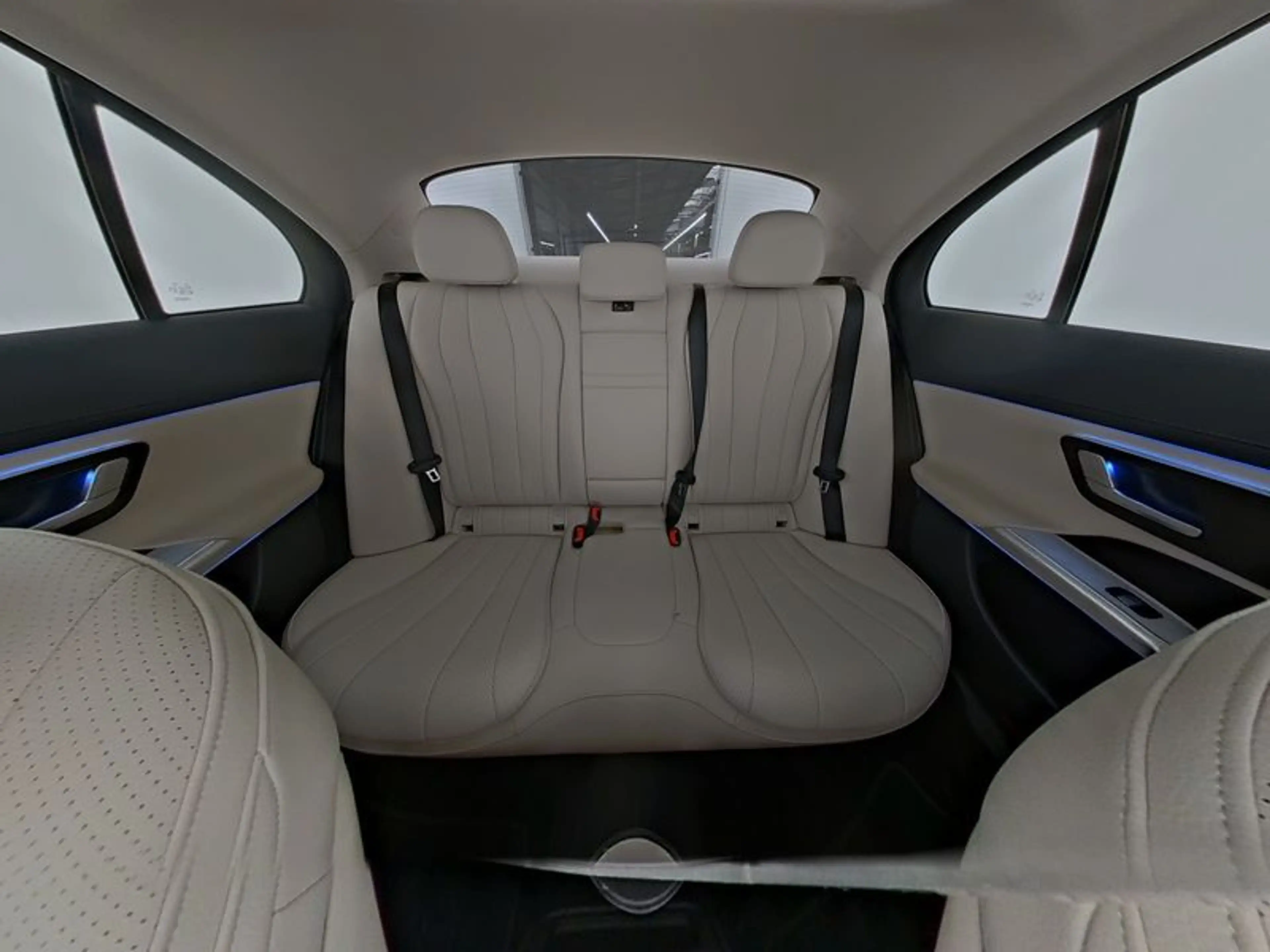 Mercedes-Benz E 220 d Avantgarde Plus Pano Superscreen Stdhzg — photo 10