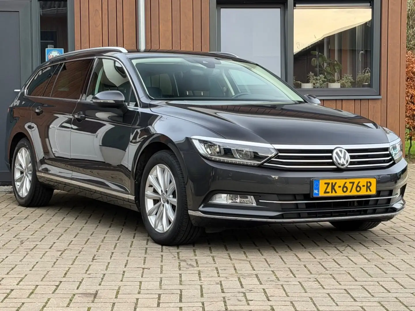 Volkswagen Passat 1.4 TSI DSG Trekhaak Virtueel Camera Stoelverw. Šedá - 2
