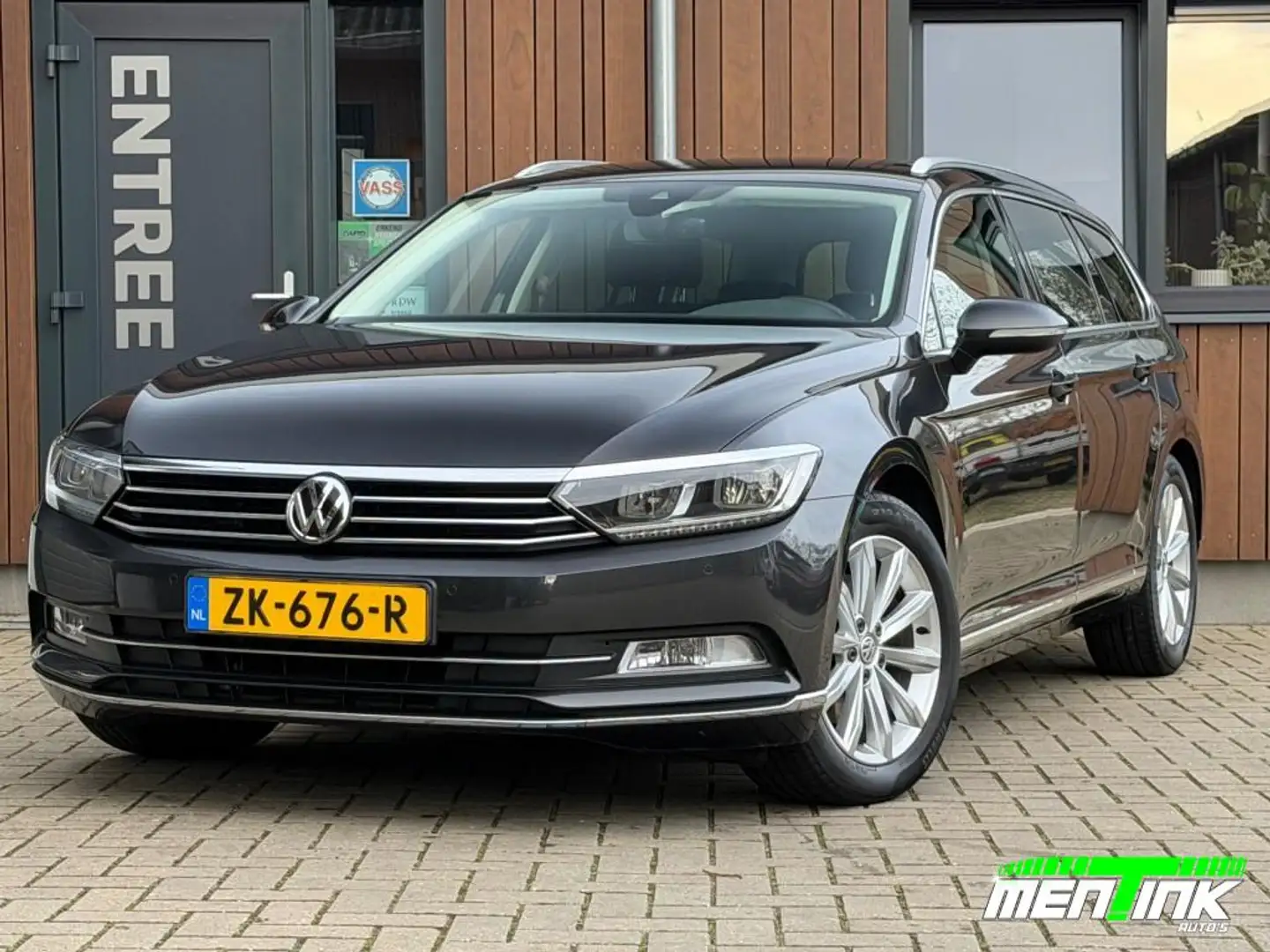 Volkswagen Passat 1.4 TSI DSG Trekhaak Virtueel Camera Stoelverw. Šedá - 1