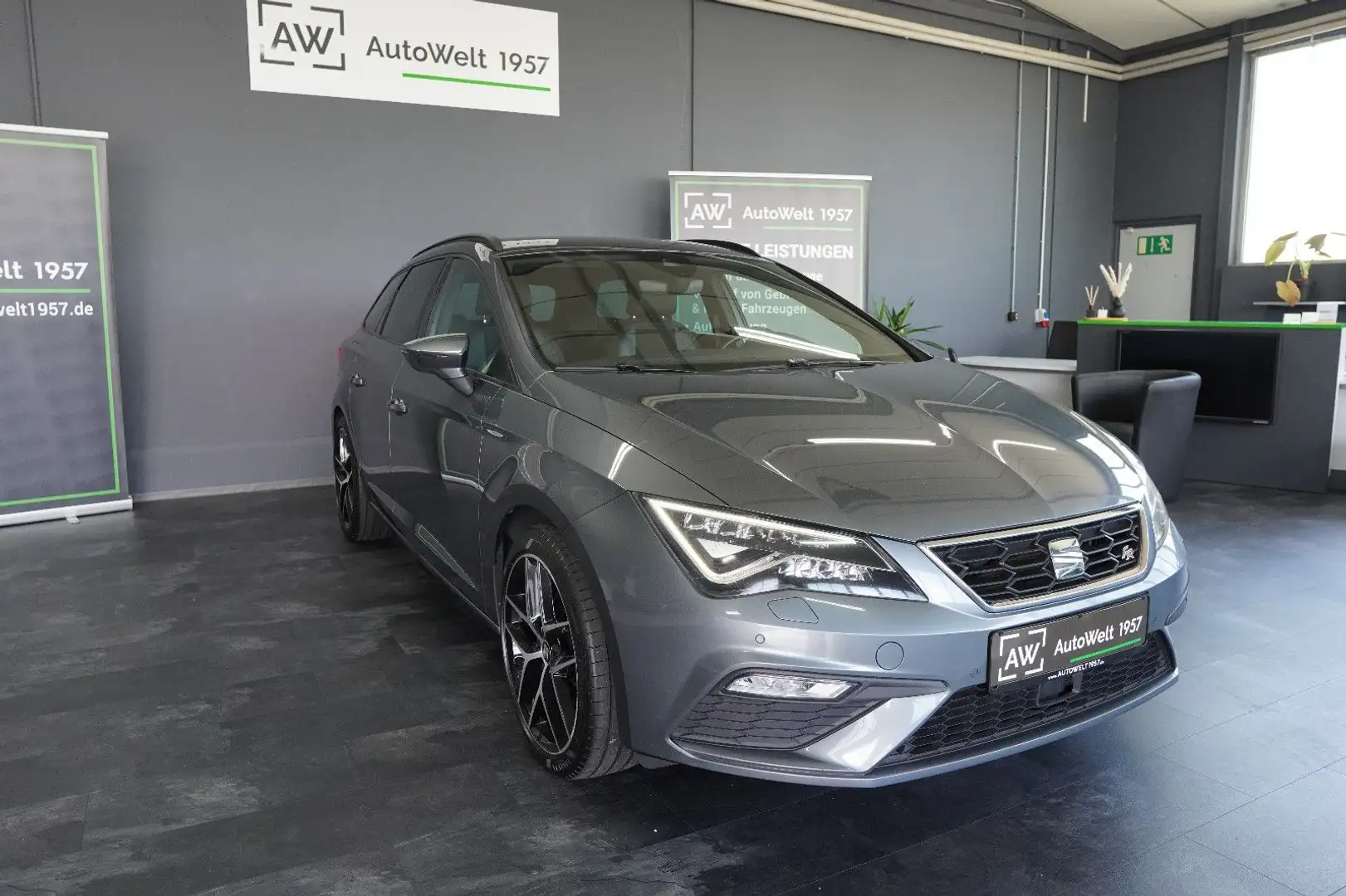 SEAT Leon ST FR*1.HAND*LED*SHZ*RFK*8xAlu*CarPlay* Grau - 1