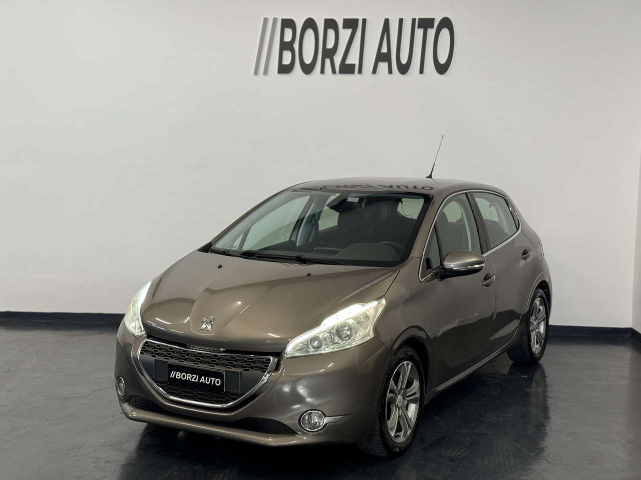 Peugeot 208 5p 1.2 vti 12v Allure FULL!! NAVIGATORE!!