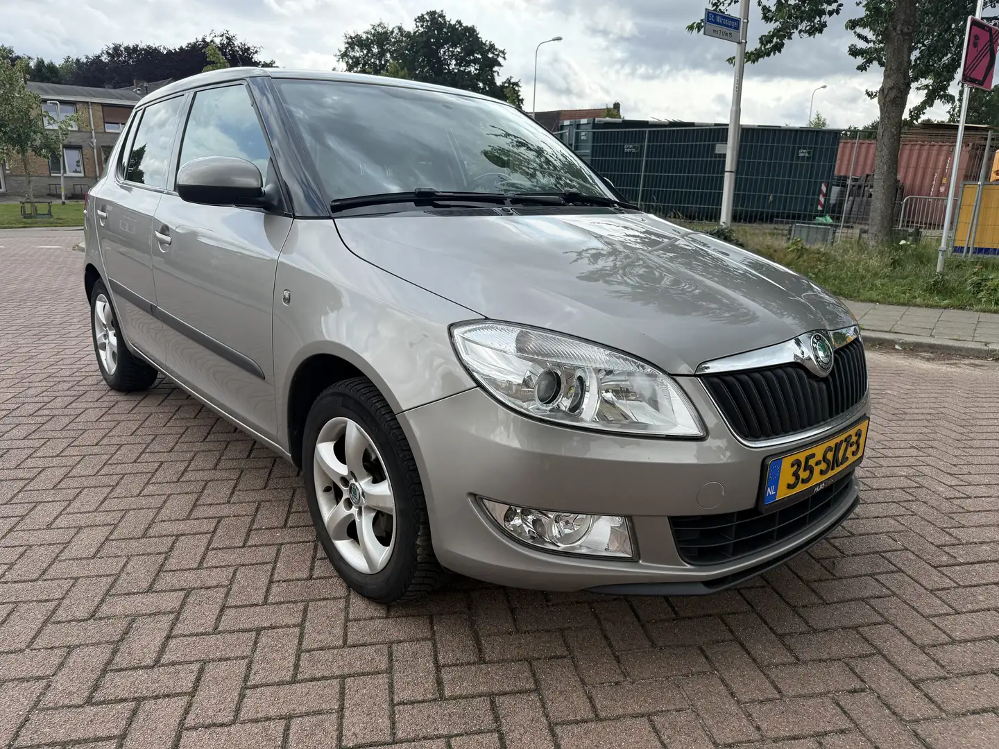 Skoda Fabia 1.2 TSI Elegance Cruise PDC Climate 2011 Bej - 1