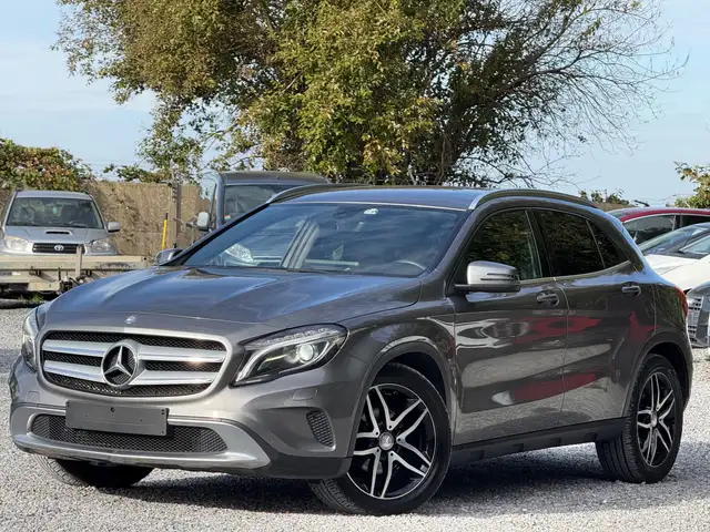 Mercedes-Benz GLA 220