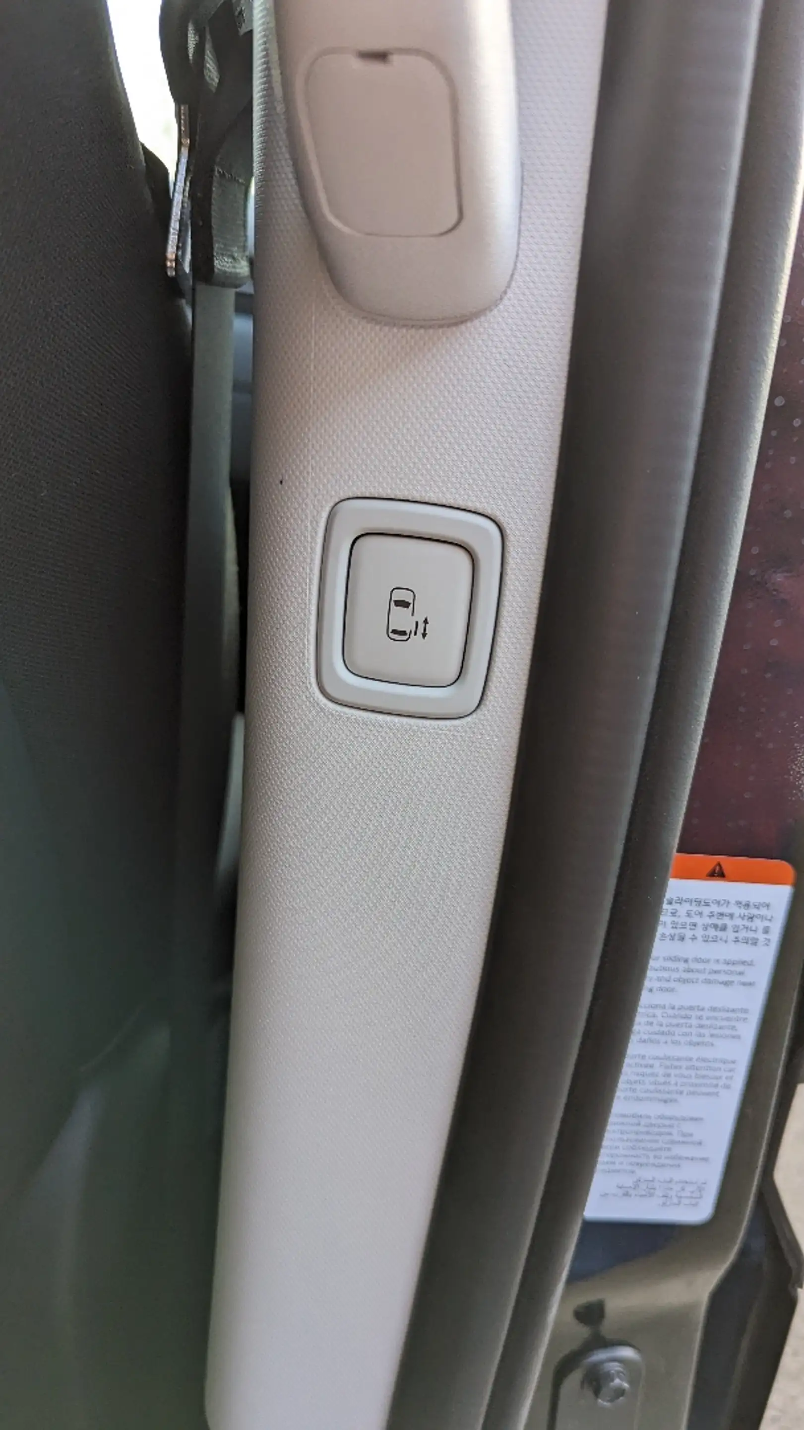 Hyundai STARIA 9-Sitzer 2.2 CRDi 8 A/T 4WD TREND Pano — photo 13
