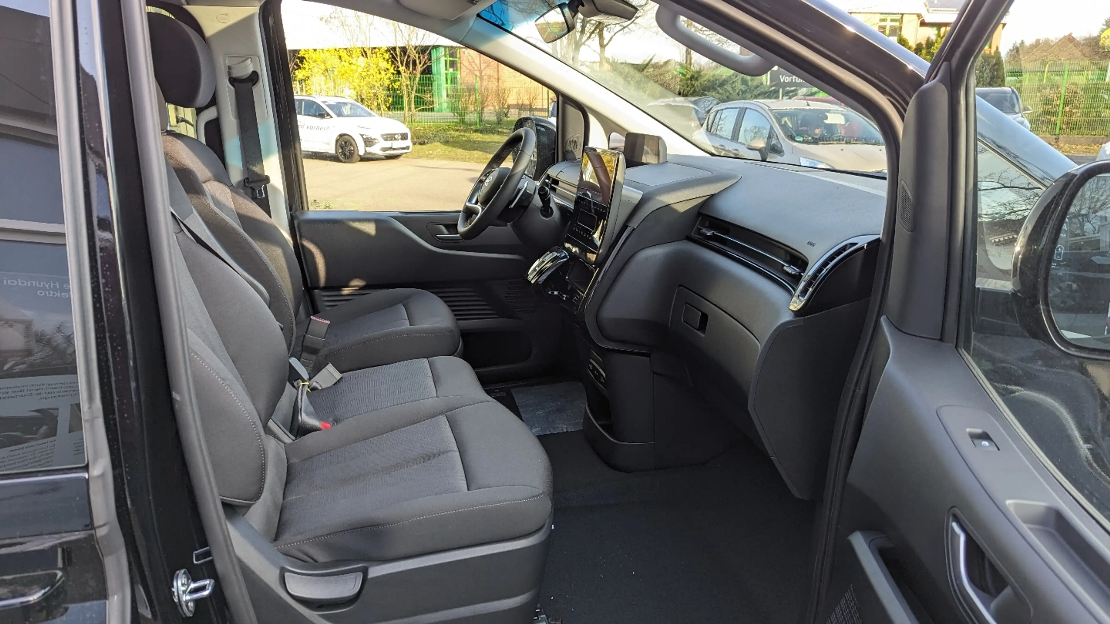 Hyundai STARIA 9-Sitzer 2.2 CRDi 8 A/T 4WD TREND Pano — photo 10