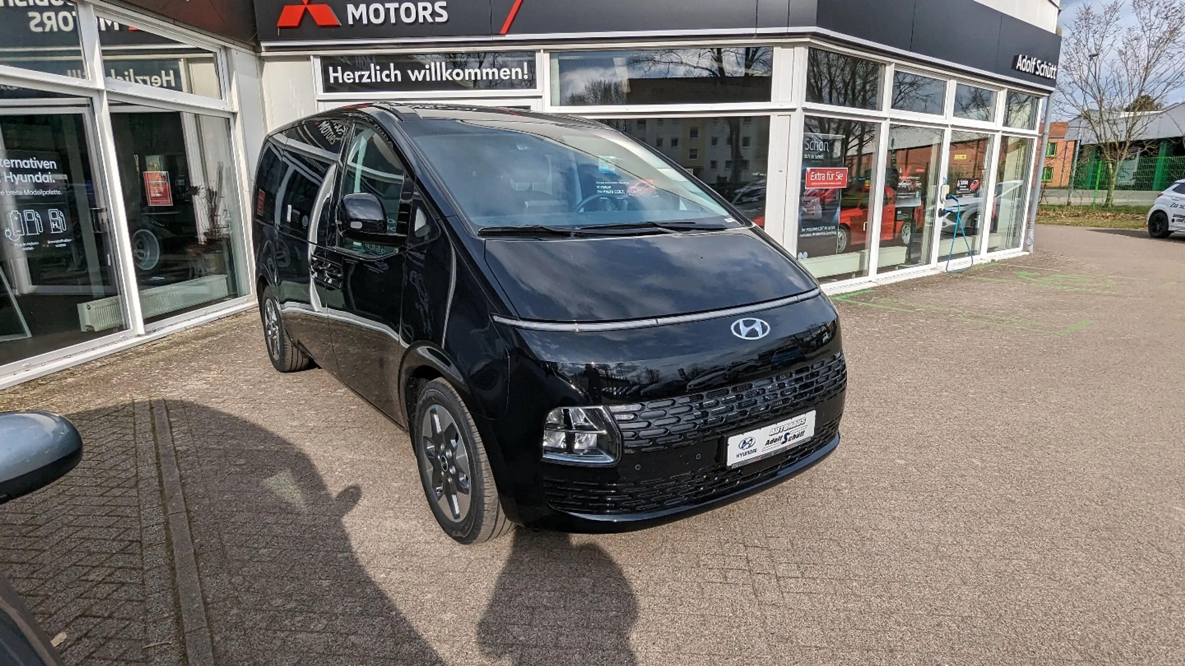 Hyundai STARIA 9-Sitzer 2.2 CRDi 8 A/T 4WD TREND Pano — photo 3