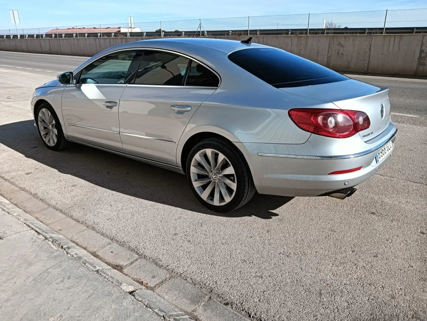 Volkswagen Passat CC 2.0TDI 4M DSG 170 Plateado - 2