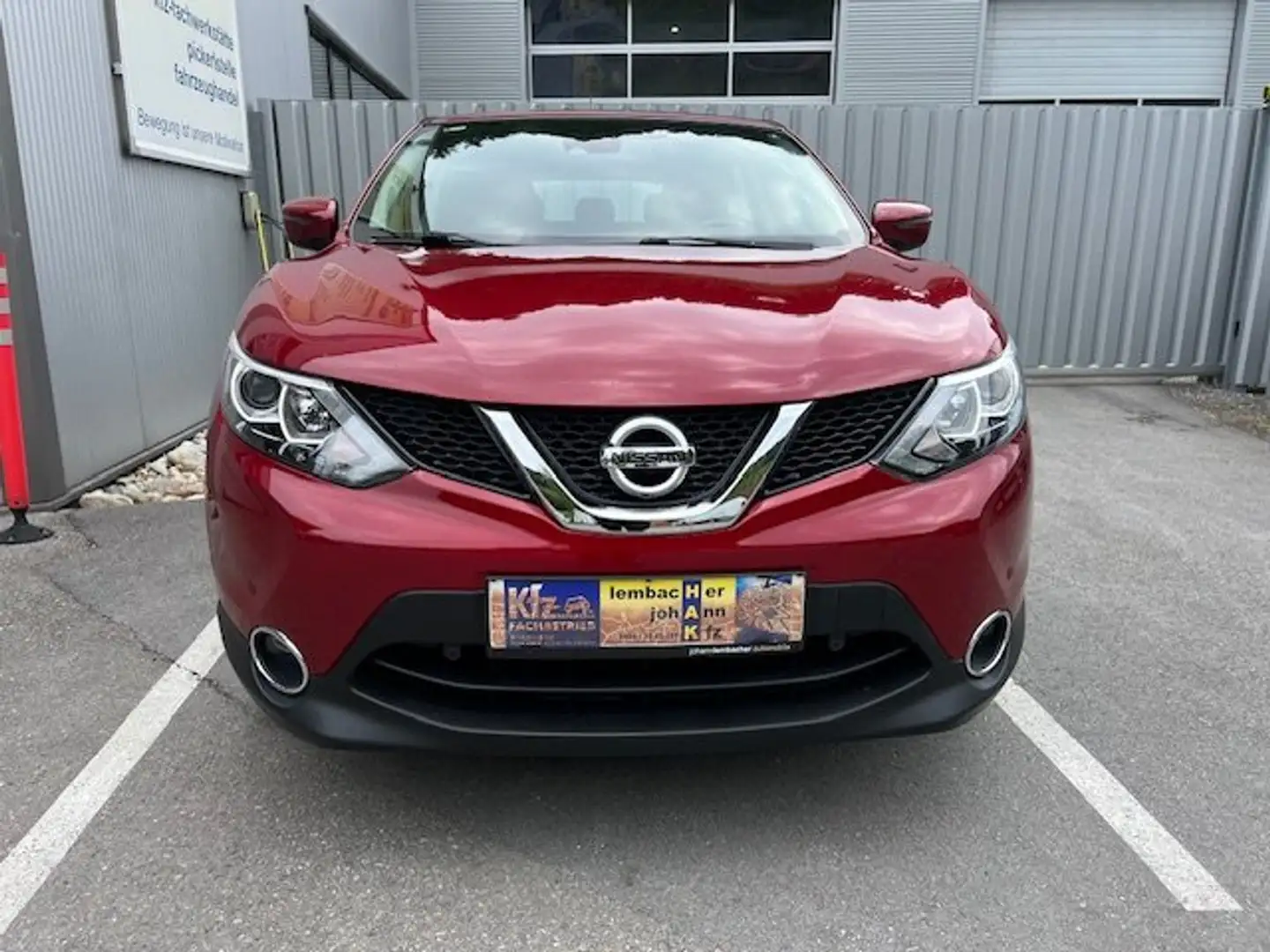 Nissan Qashqai 1,6 dCi Acenta ALL-MODE 4x4i Rouge - 2