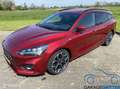 Ford Focus Wagon 1.0 EcoBoost ST Line Business Rood - thumbnail 1