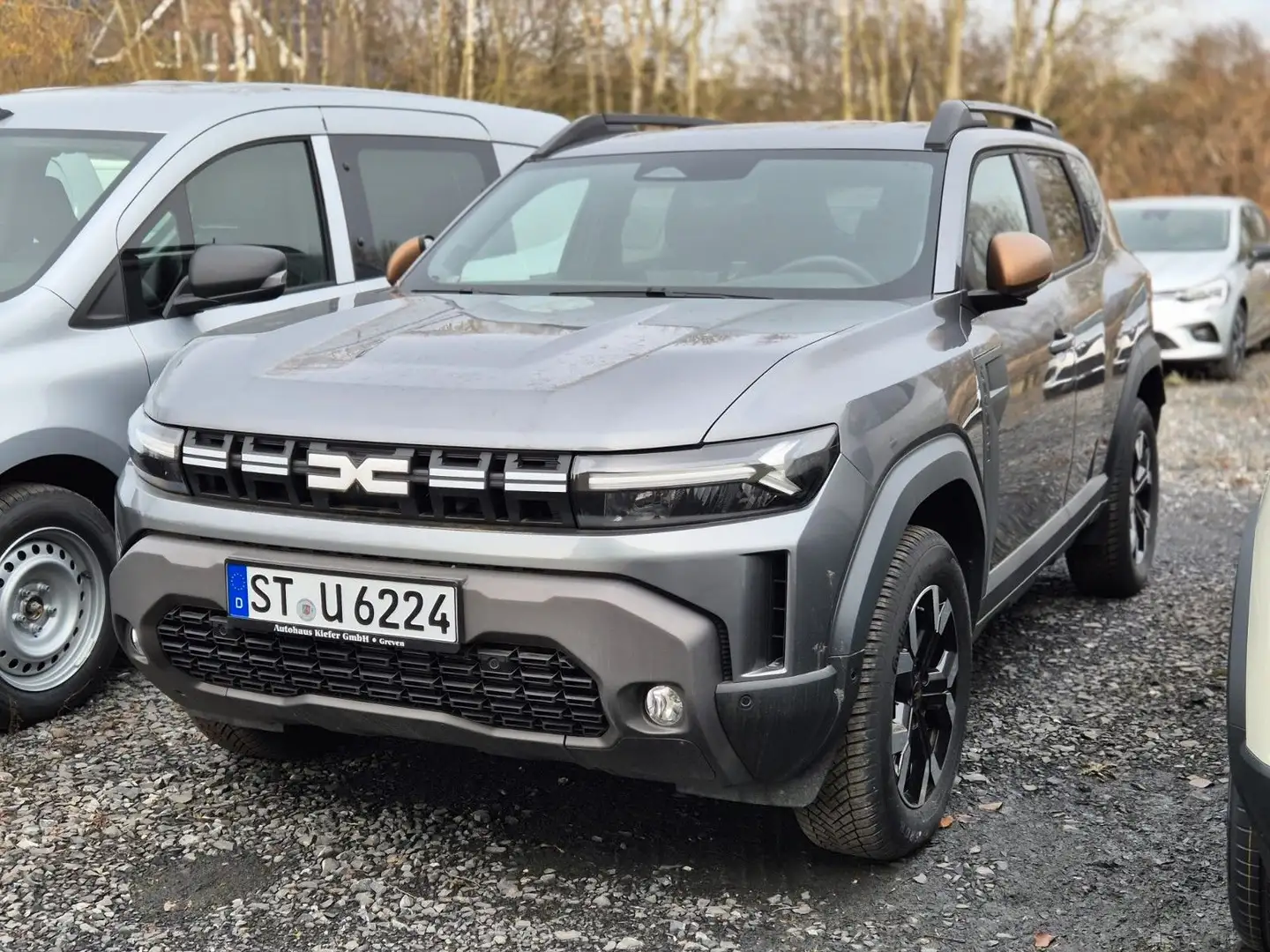 Dacia Duster Extreme mild hybrid 130 4x4 SHZ,City,Technik Grau - 1